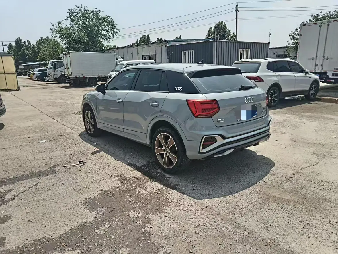Audi Q2L