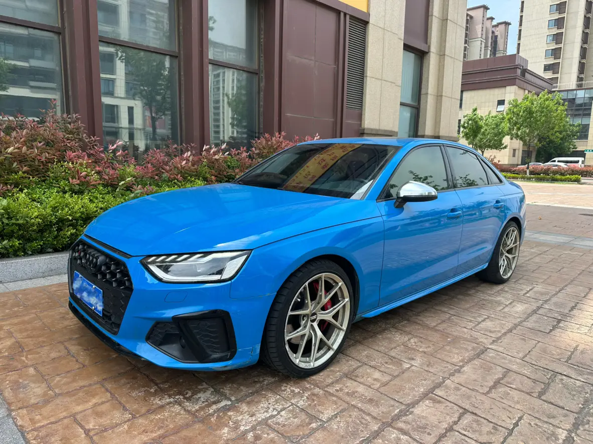 Audi S4