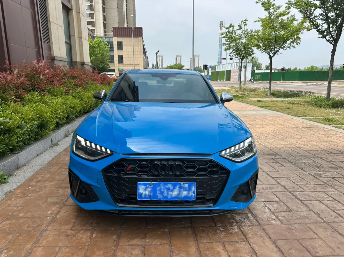 Audi S4