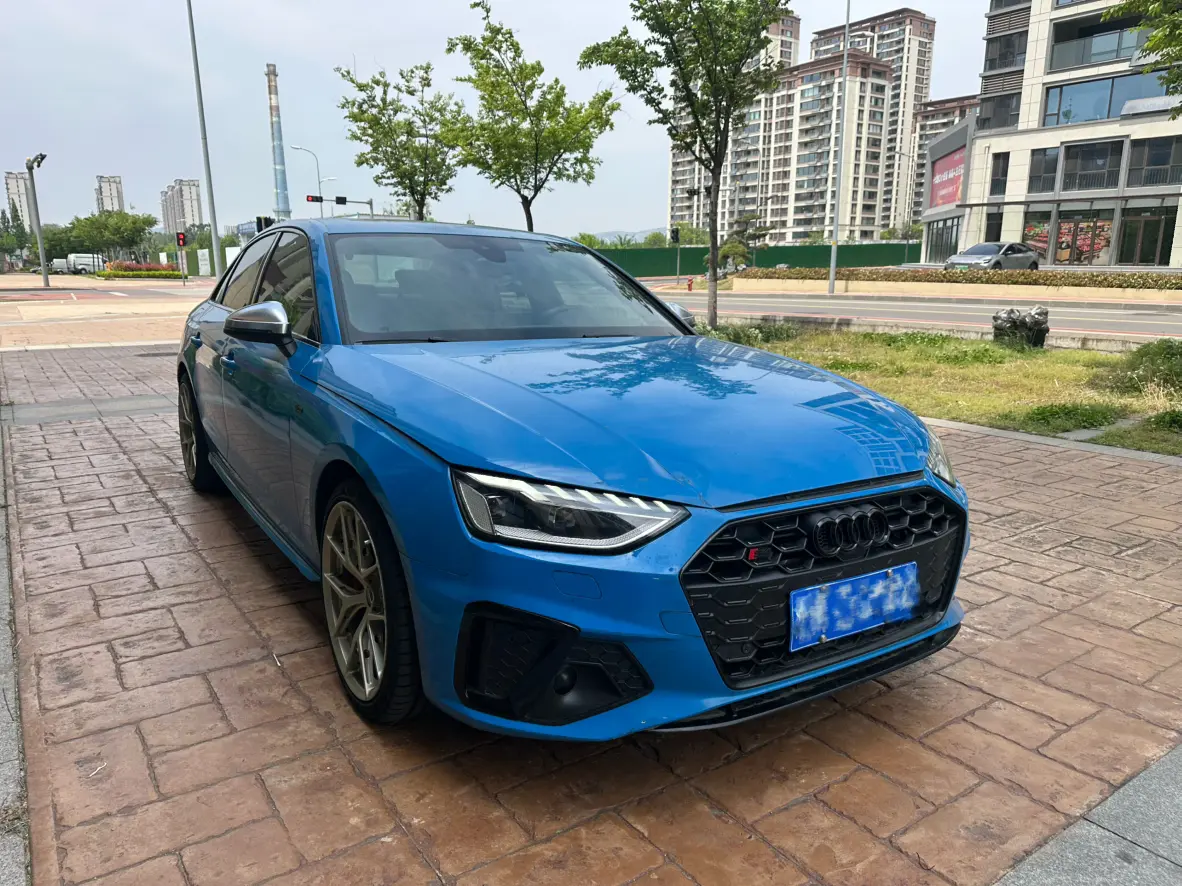 Audi S4
