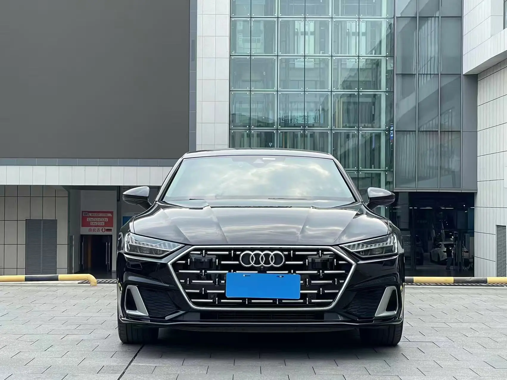 Audi A7L