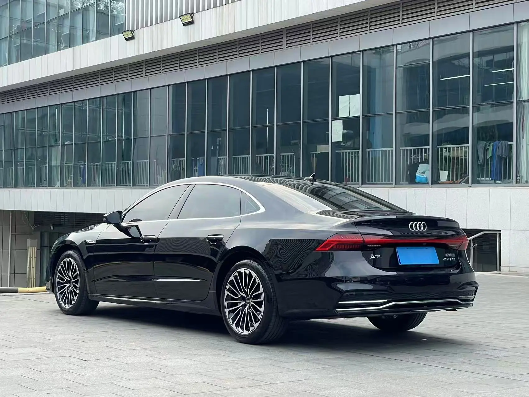 Audi A7L