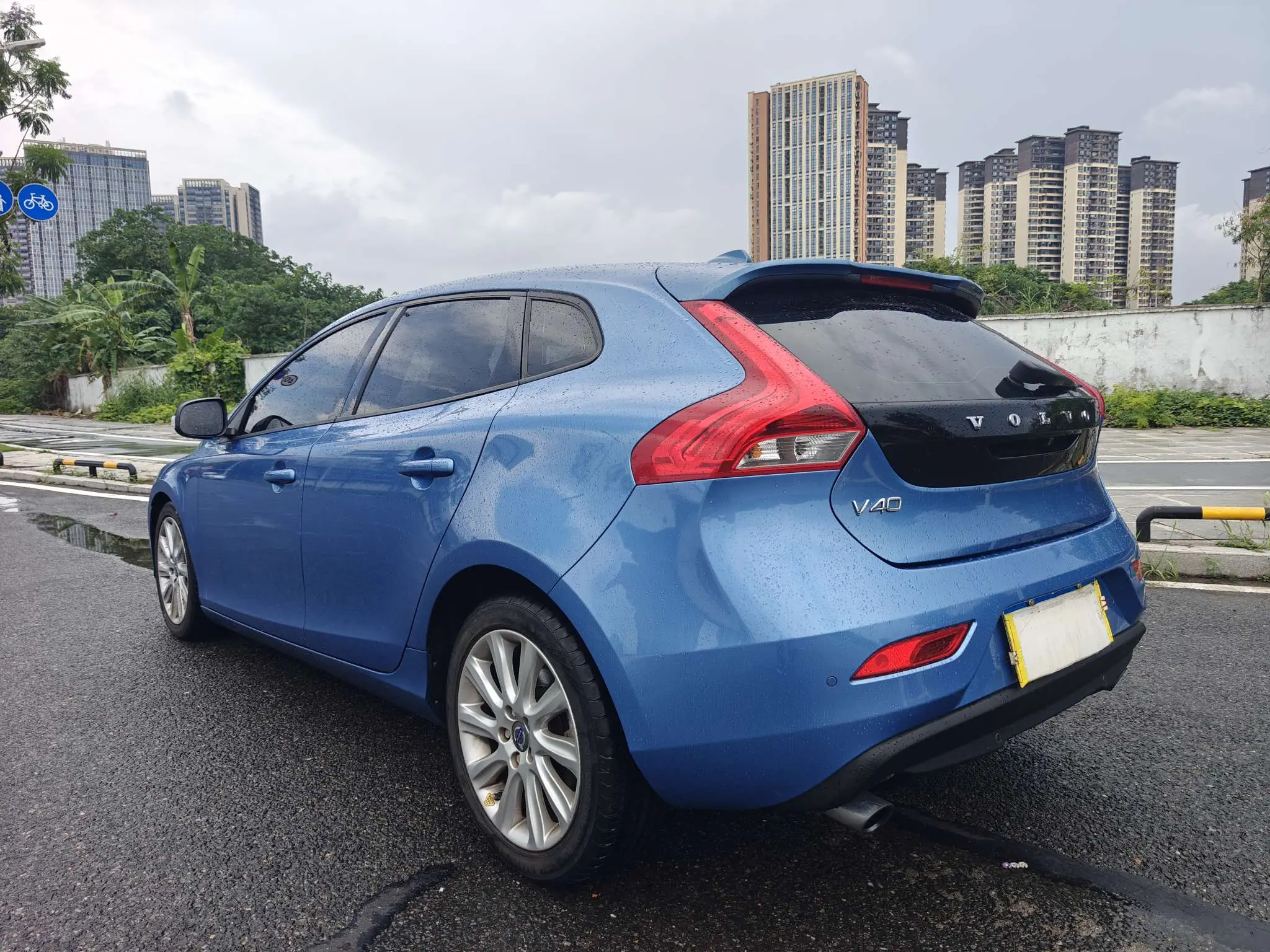 Volvo V40