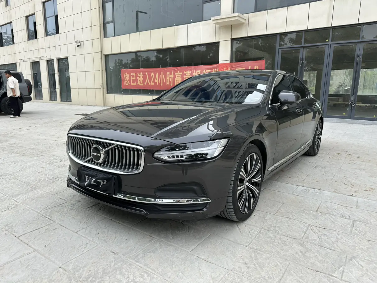 Volvo S90