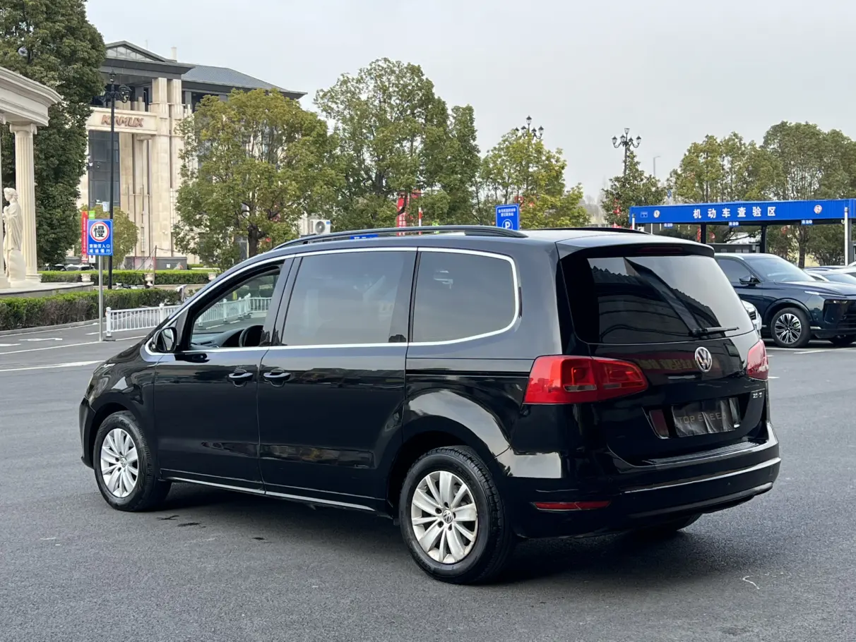 Volkswagen Sharon