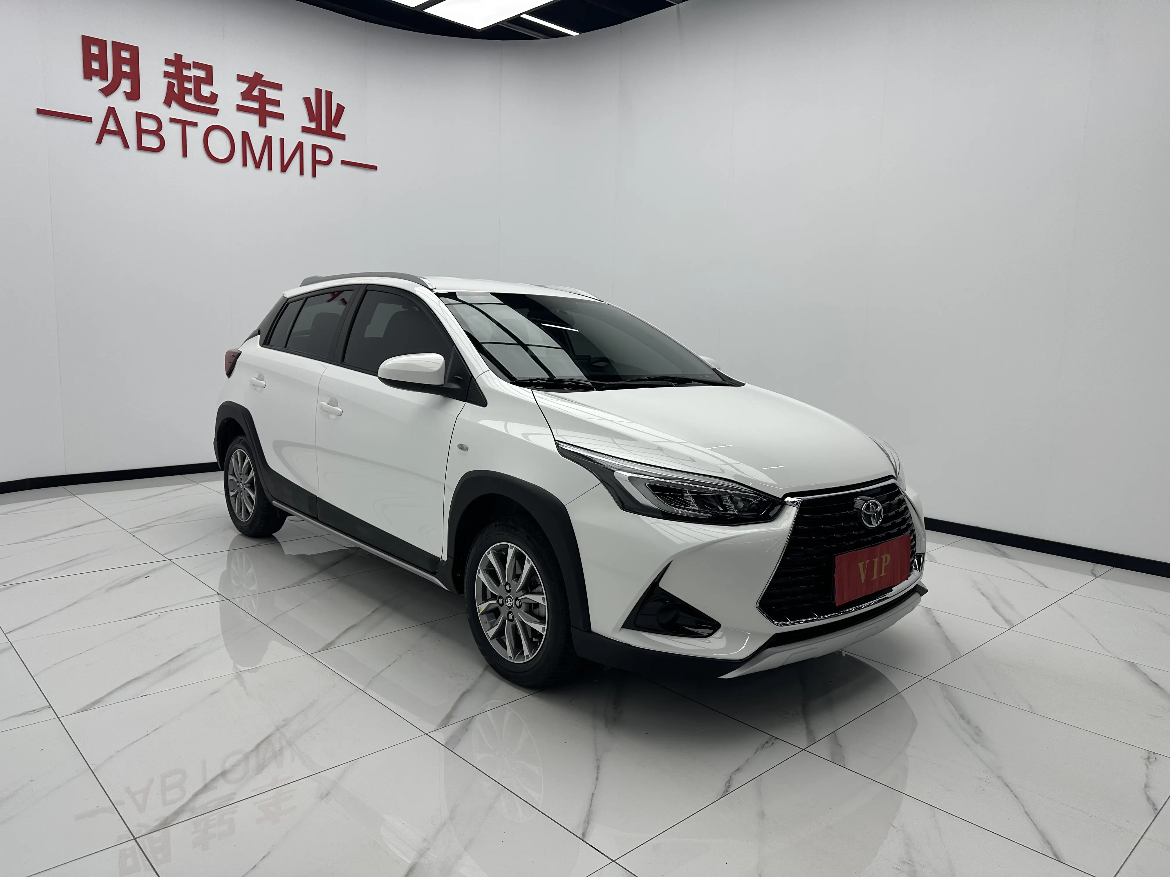 Toyota Yaris L