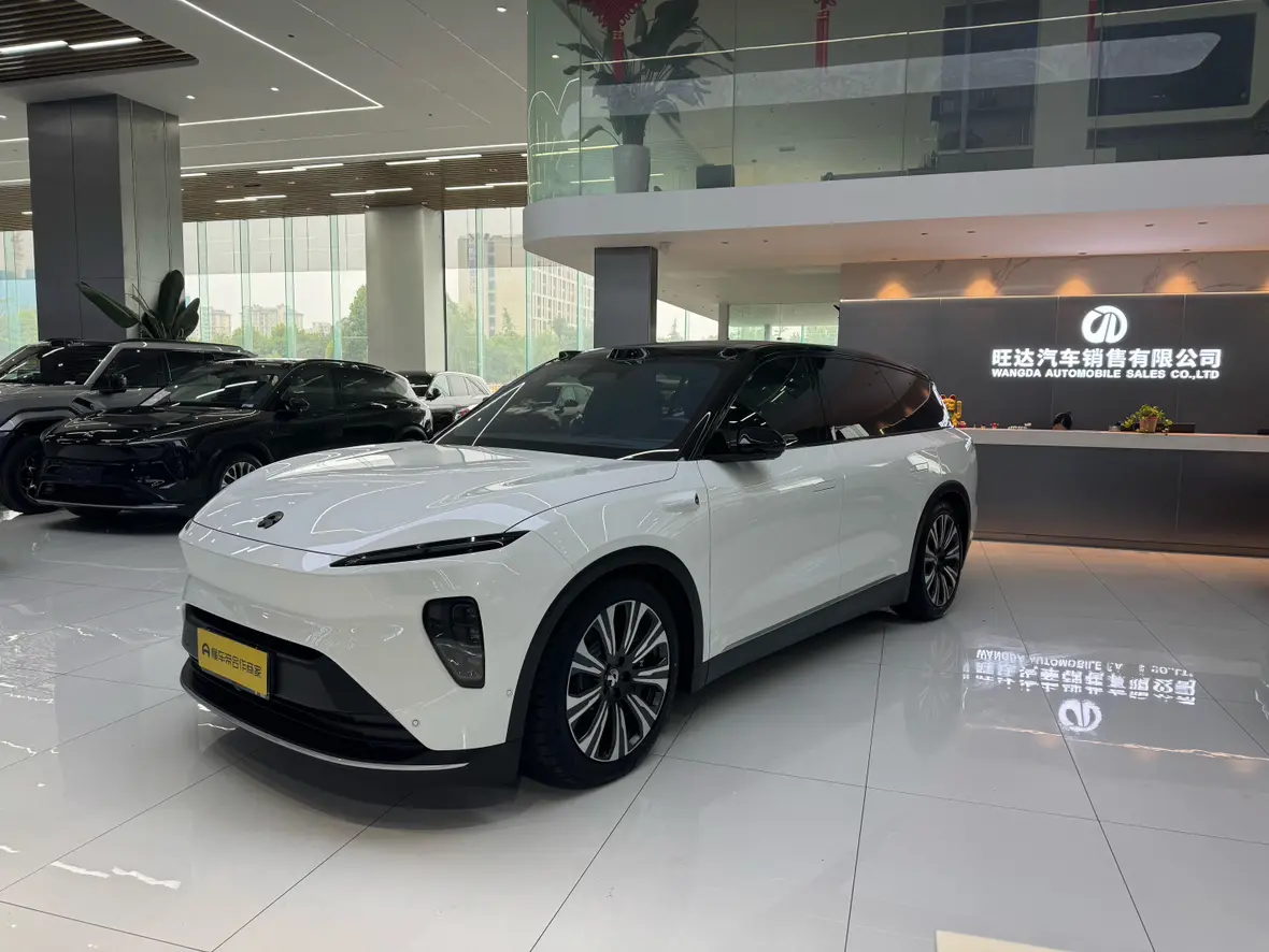 NIO ES8