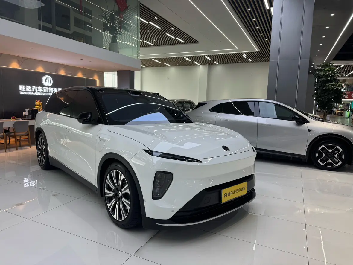 NIO ES8