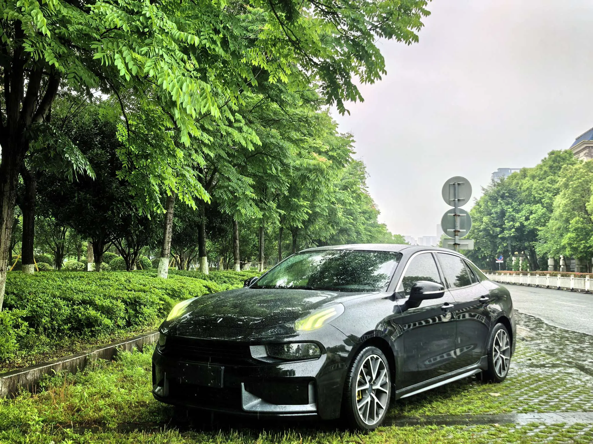 Lynk & Co 03