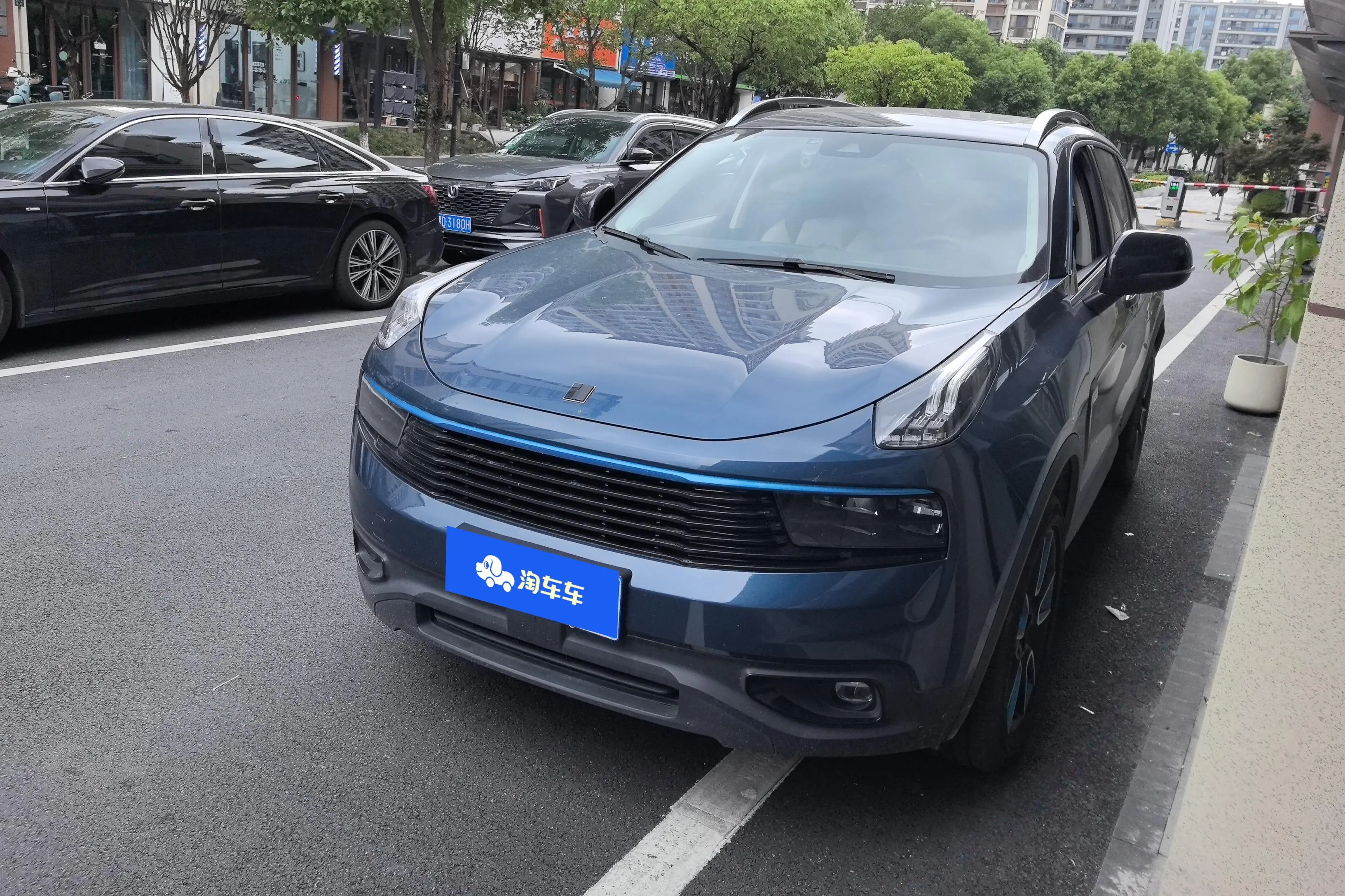 Lynk & Co 01