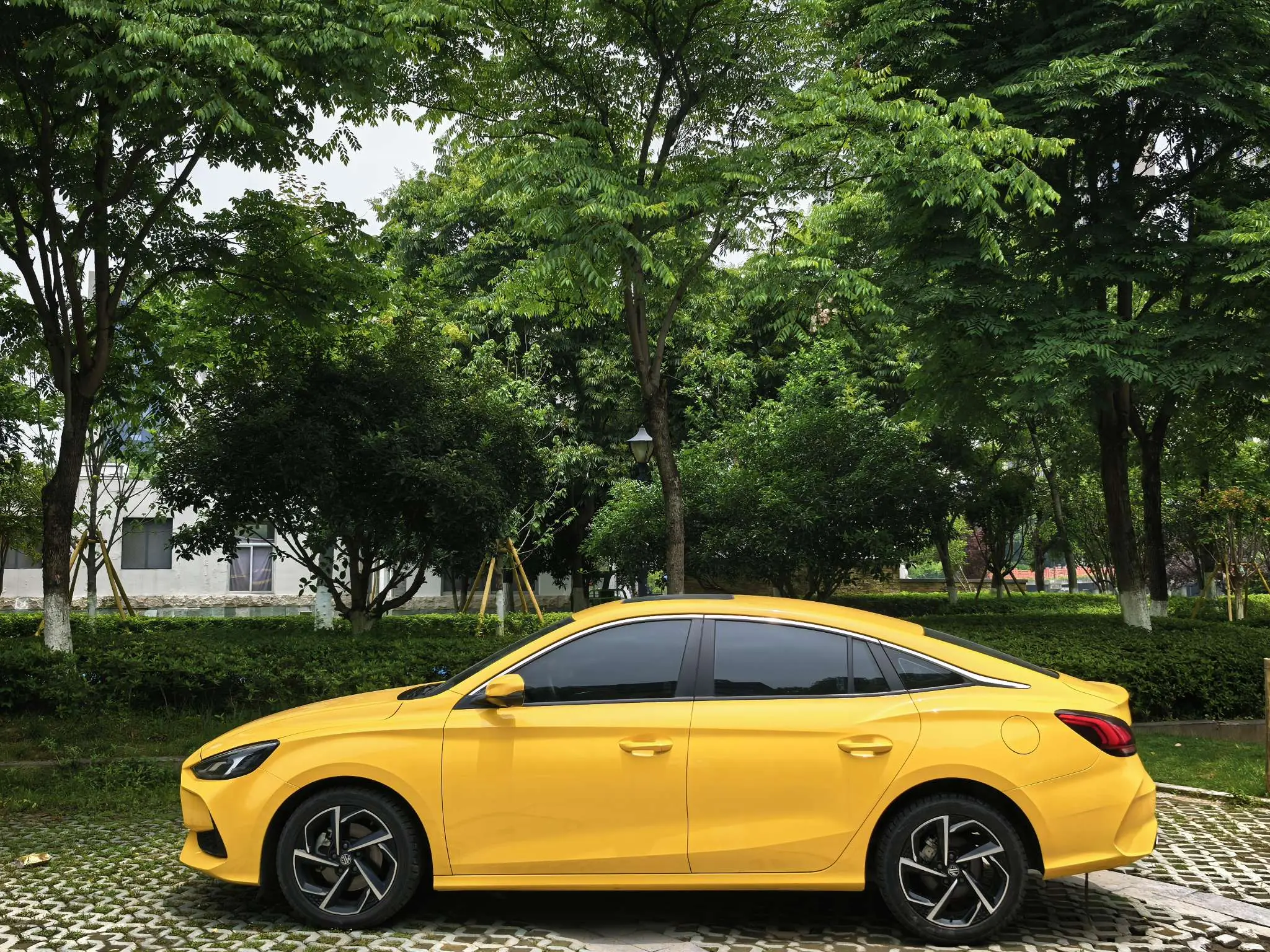 MG 5