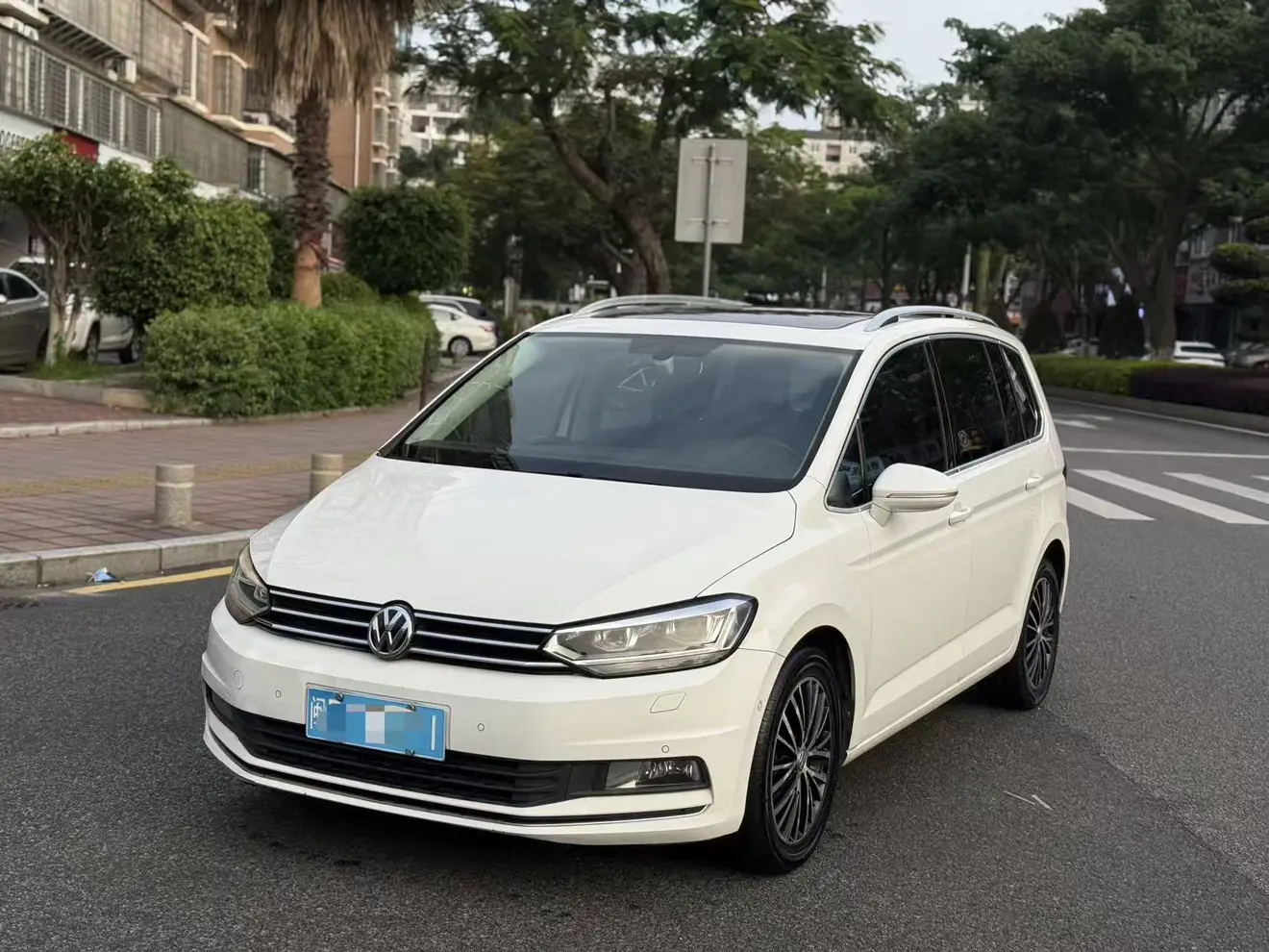 Volkswagen Touran L