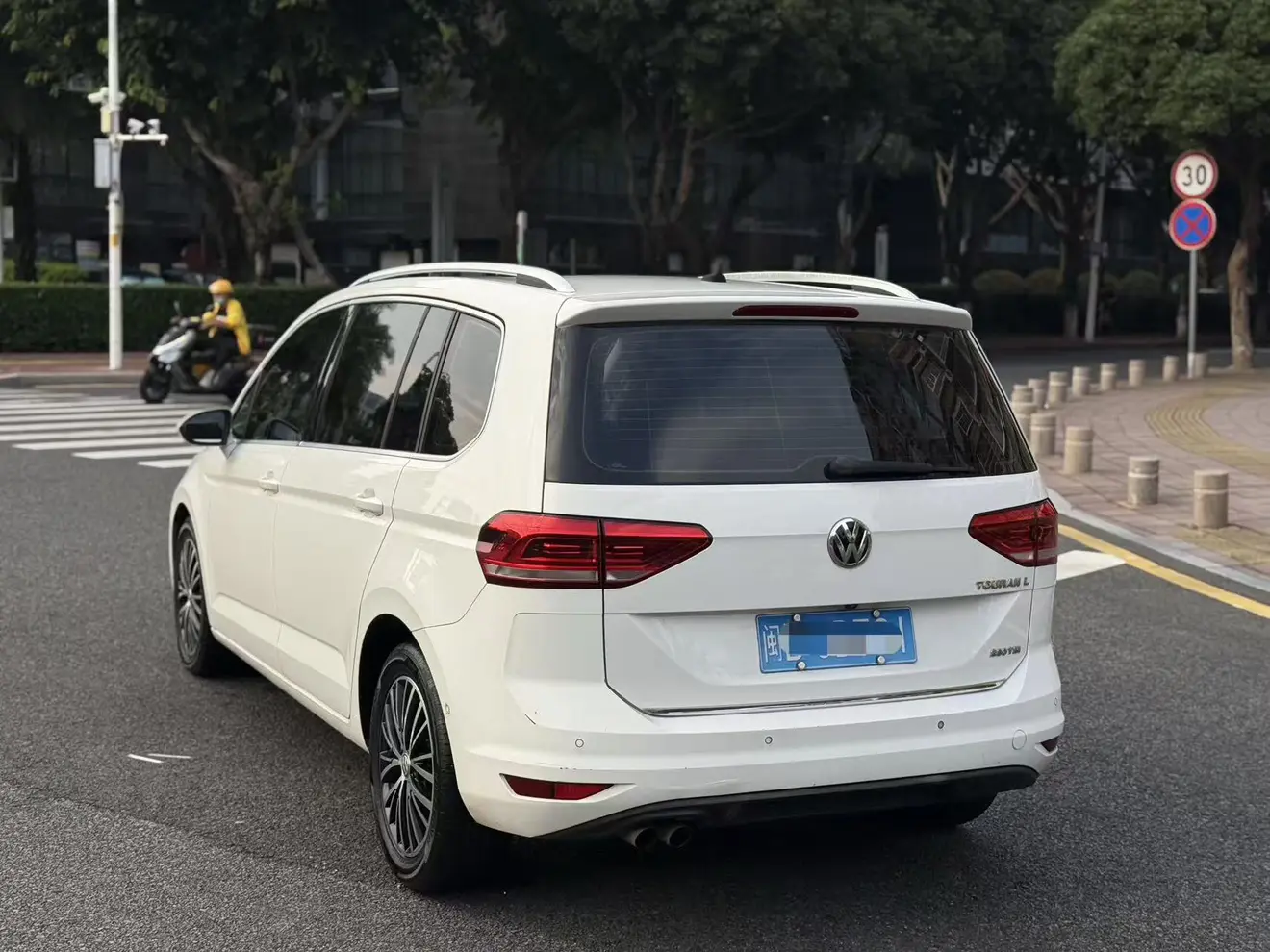 Volkswagen Touran L