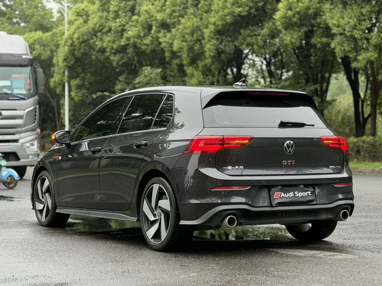 Volkswagen Golf GTI