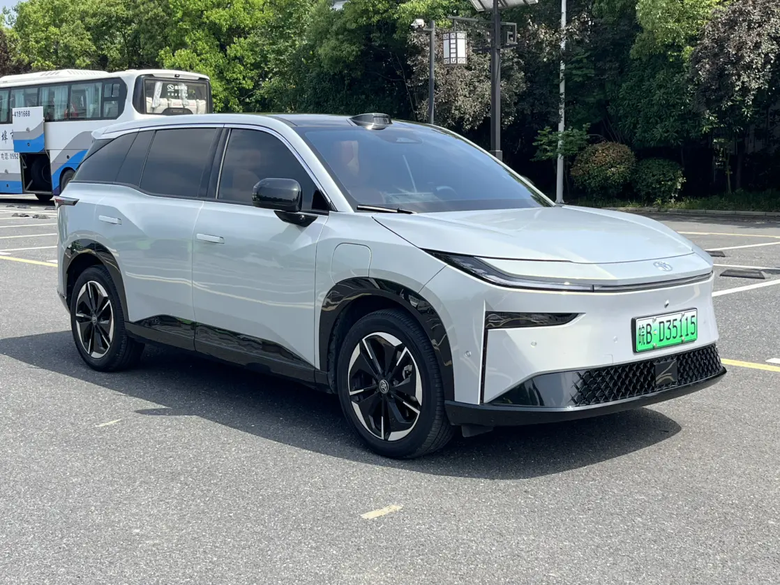 Toyota Bozhi 3X