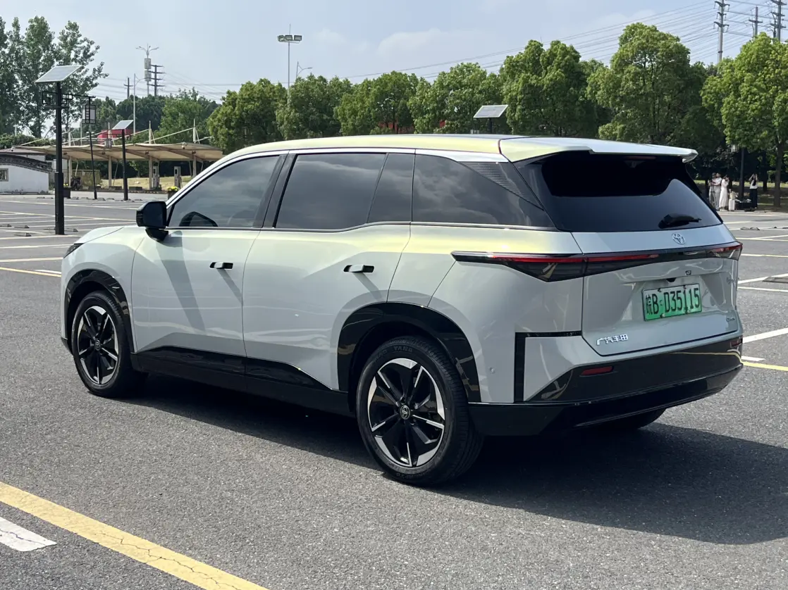 Toyota Bozhi 3X