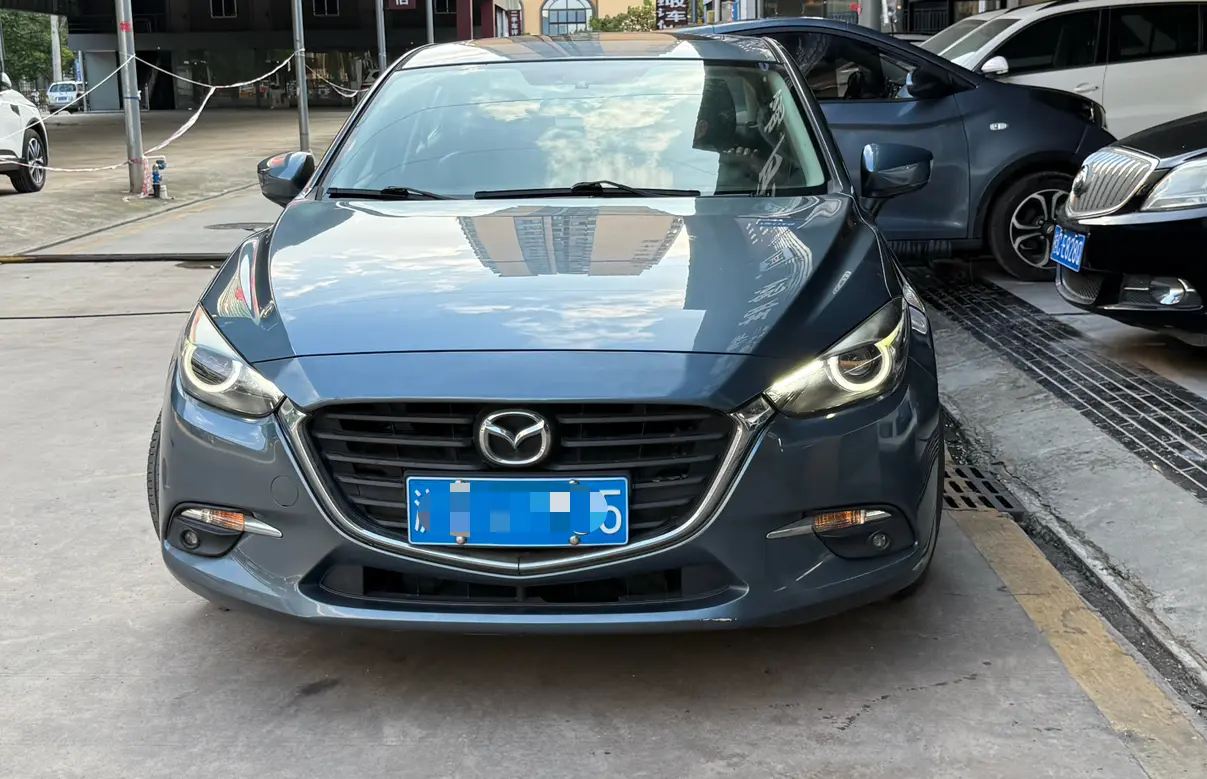 Mazda Axela