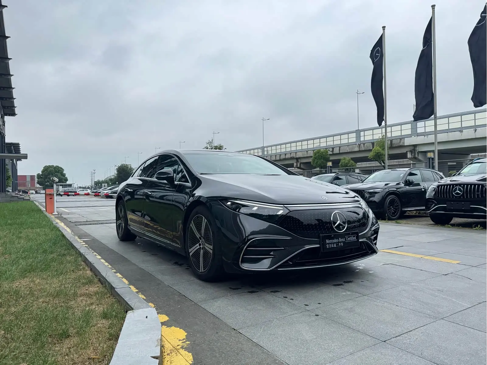 Mercedes-Benz EQS