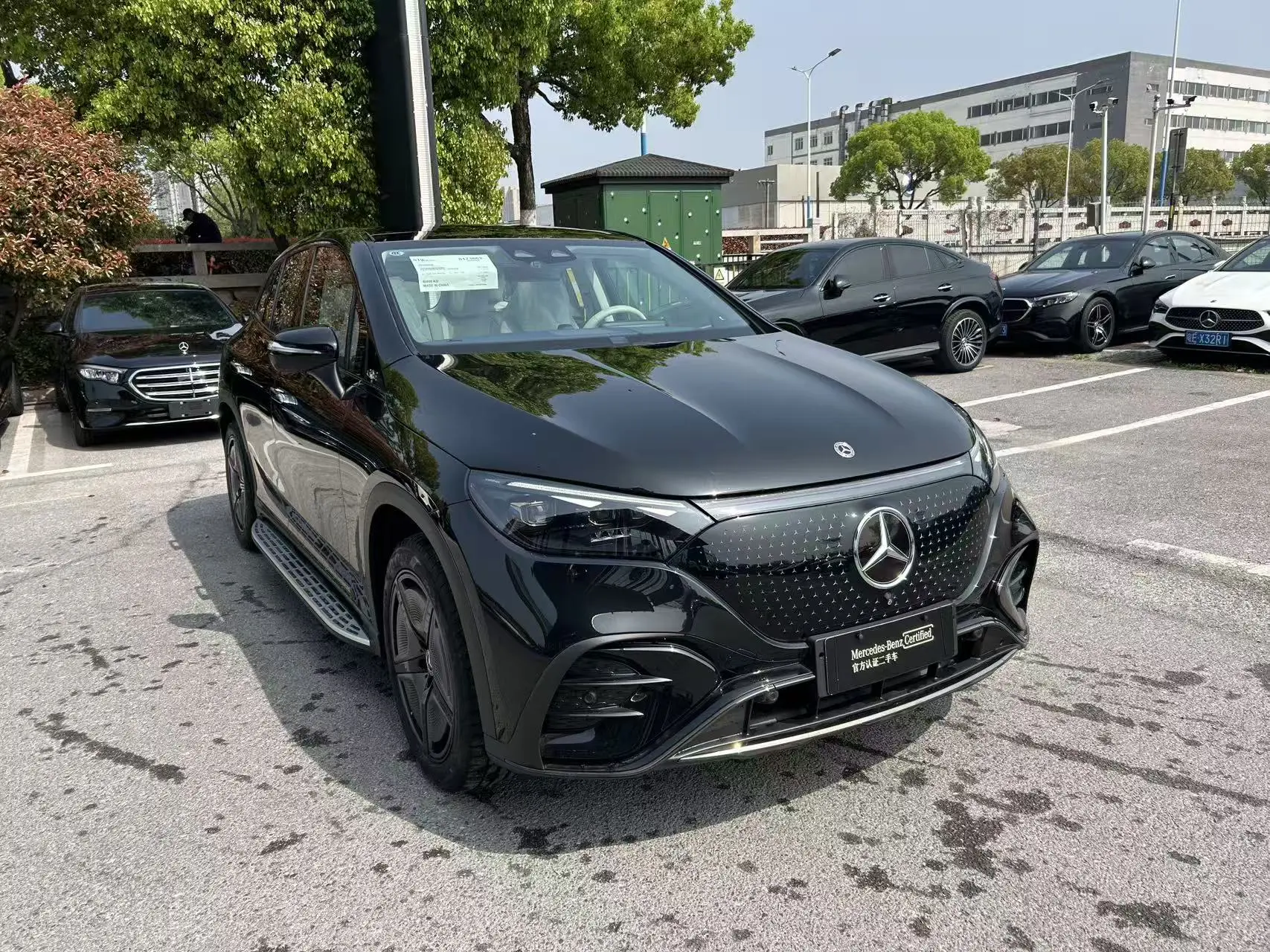 Mercedes-Benz EQE SUV