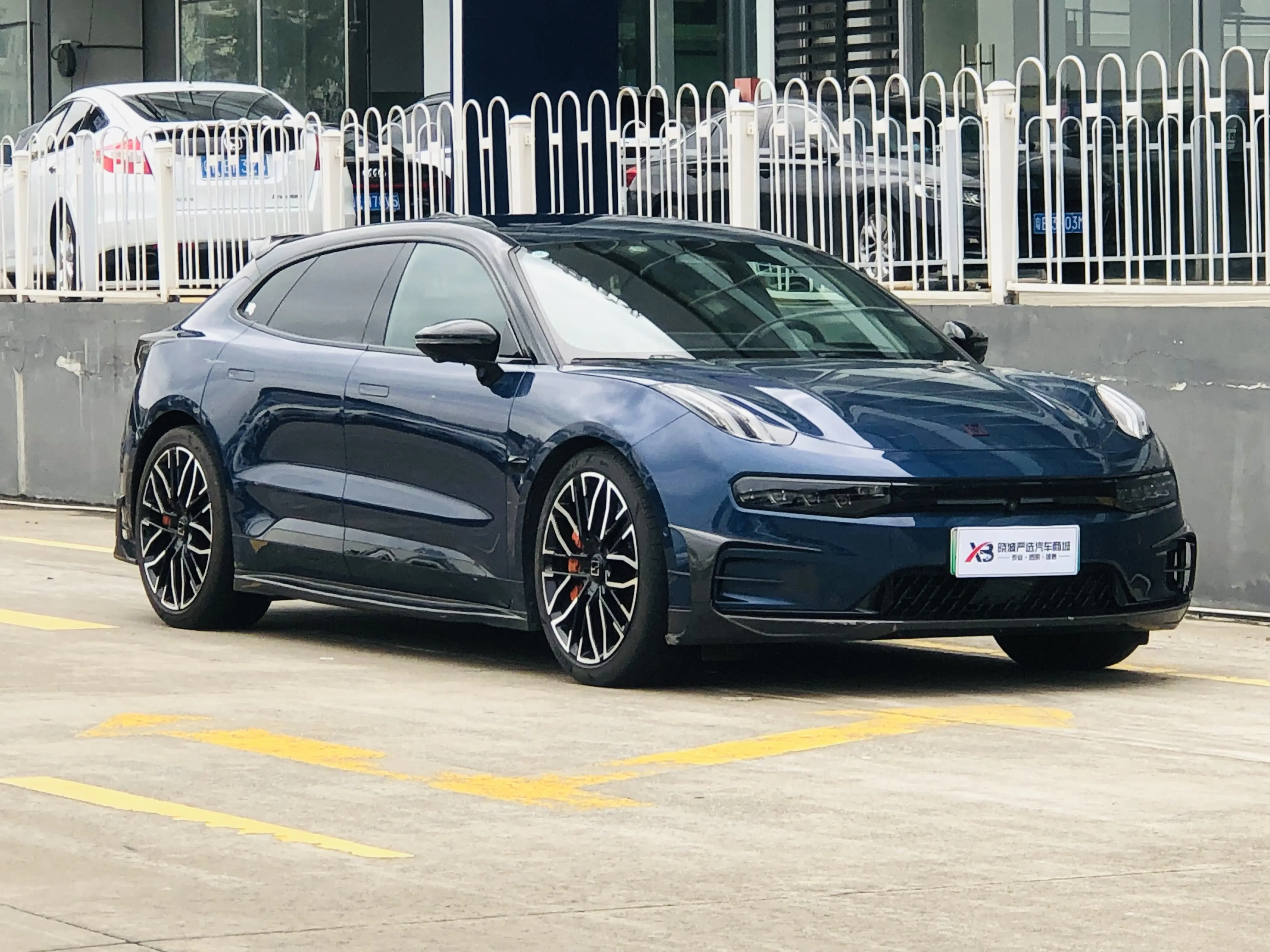 ZEEKR 001