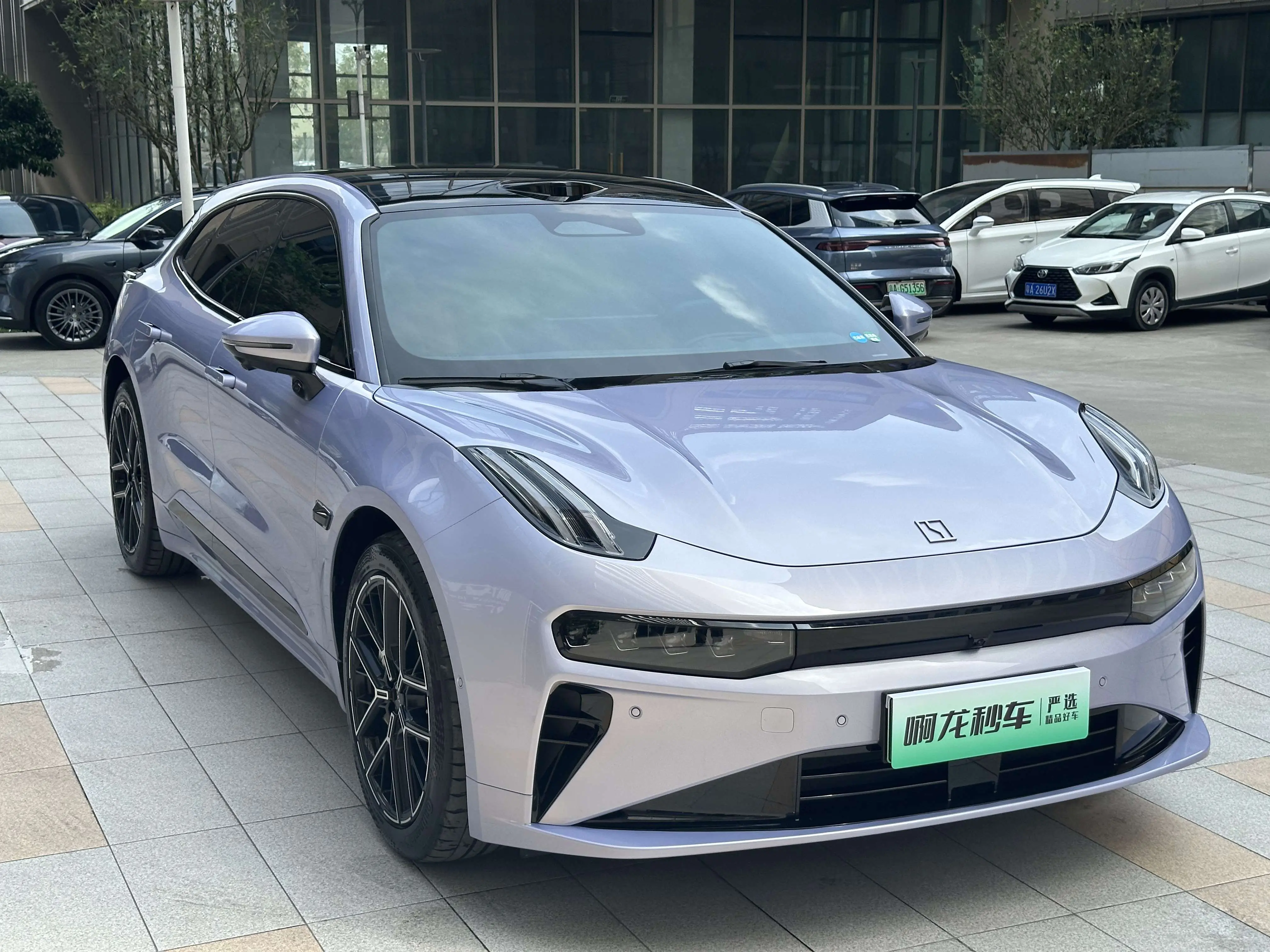 ZEEKR 001
