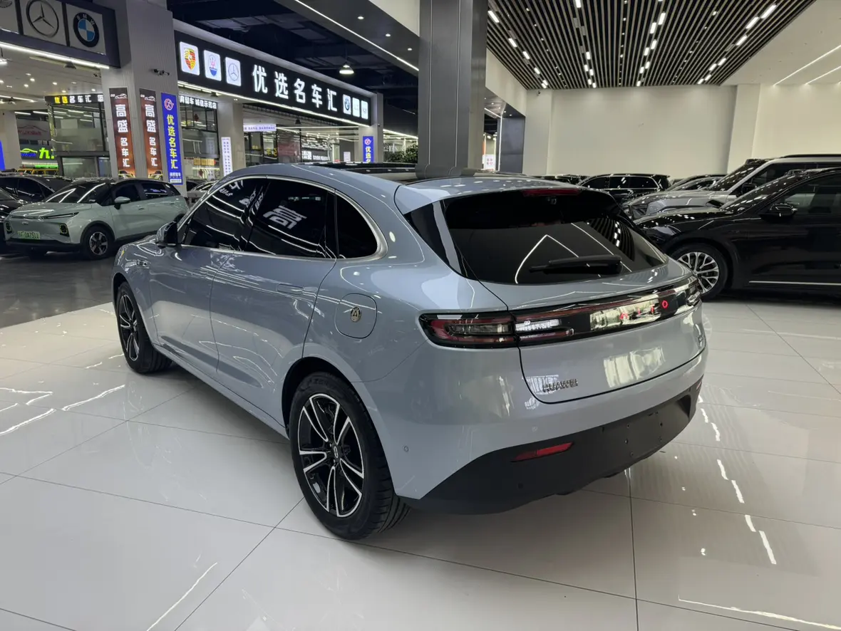 AITO M5