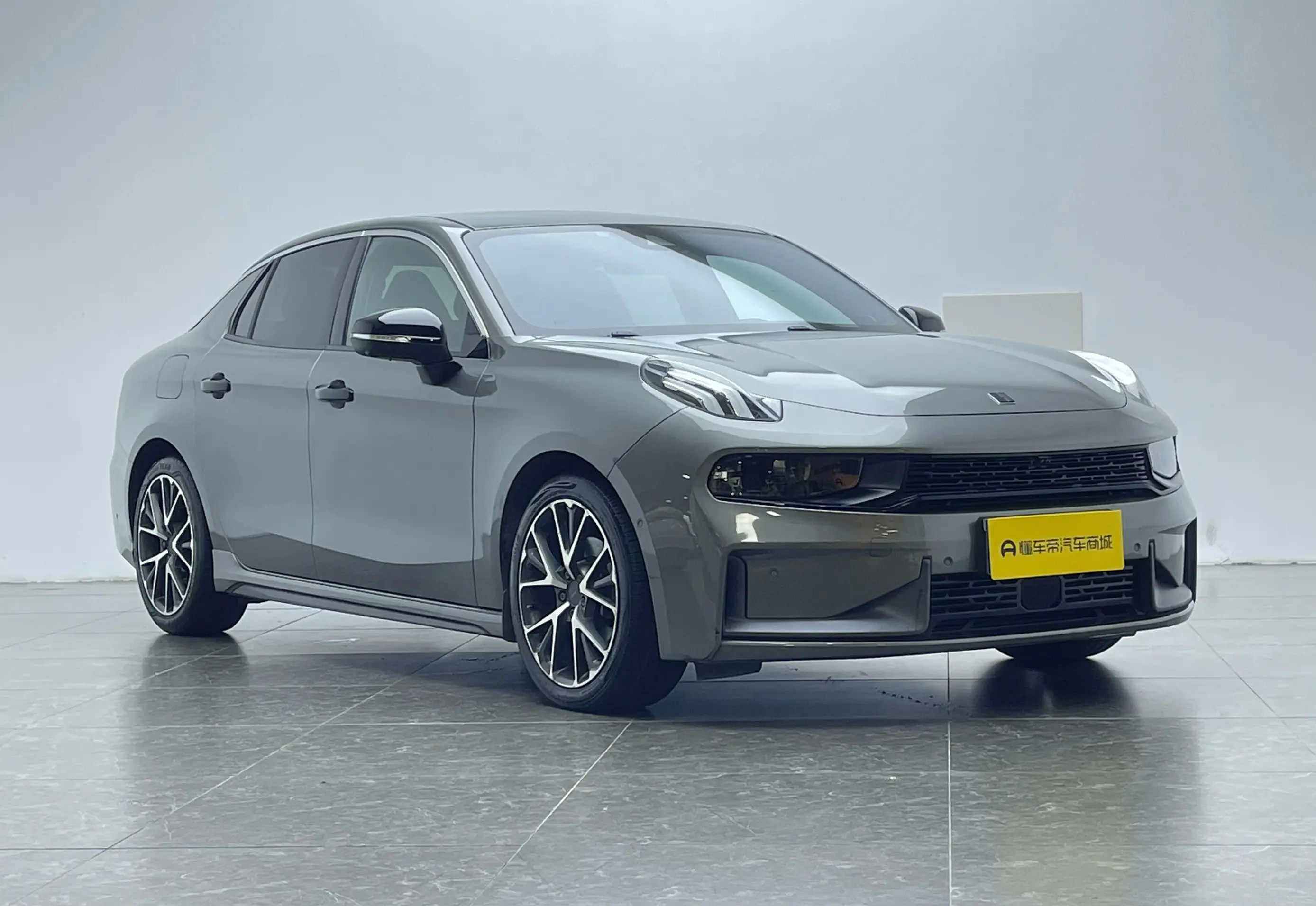 Lynk & Co 03