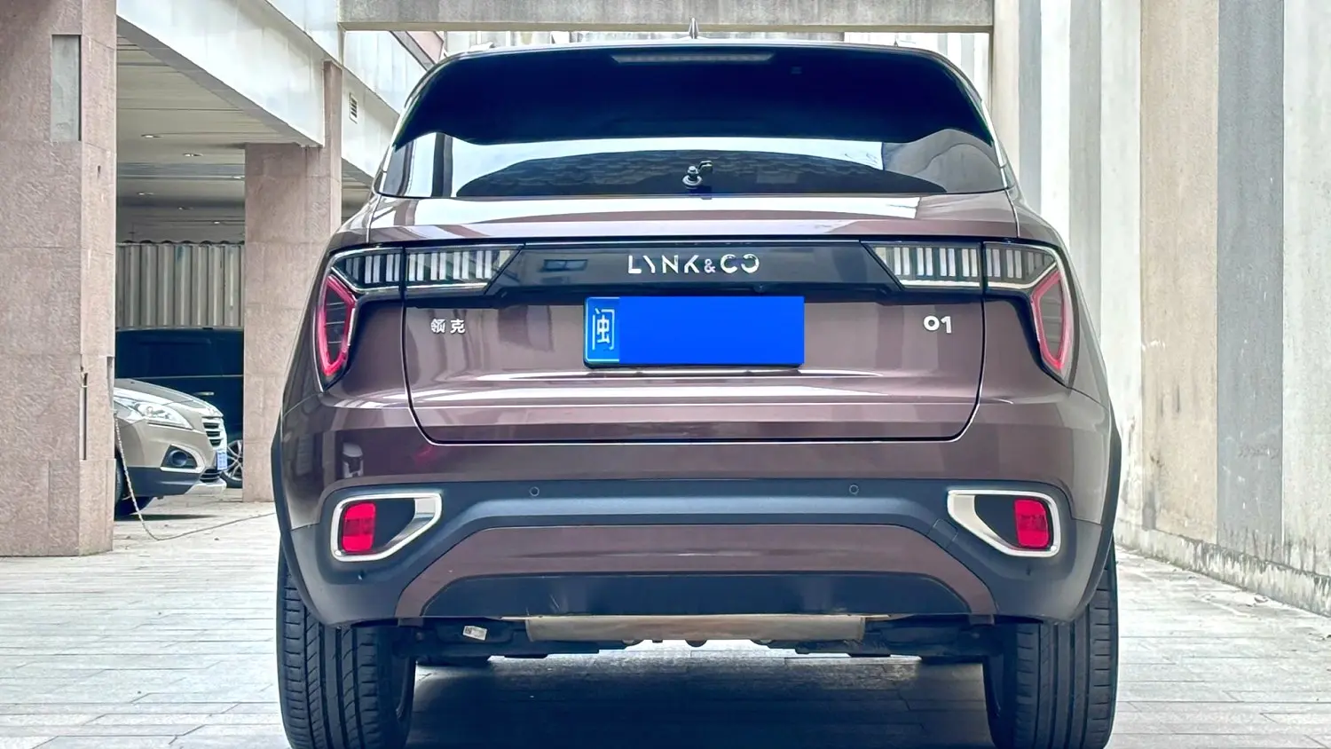 Lynk & Co 01