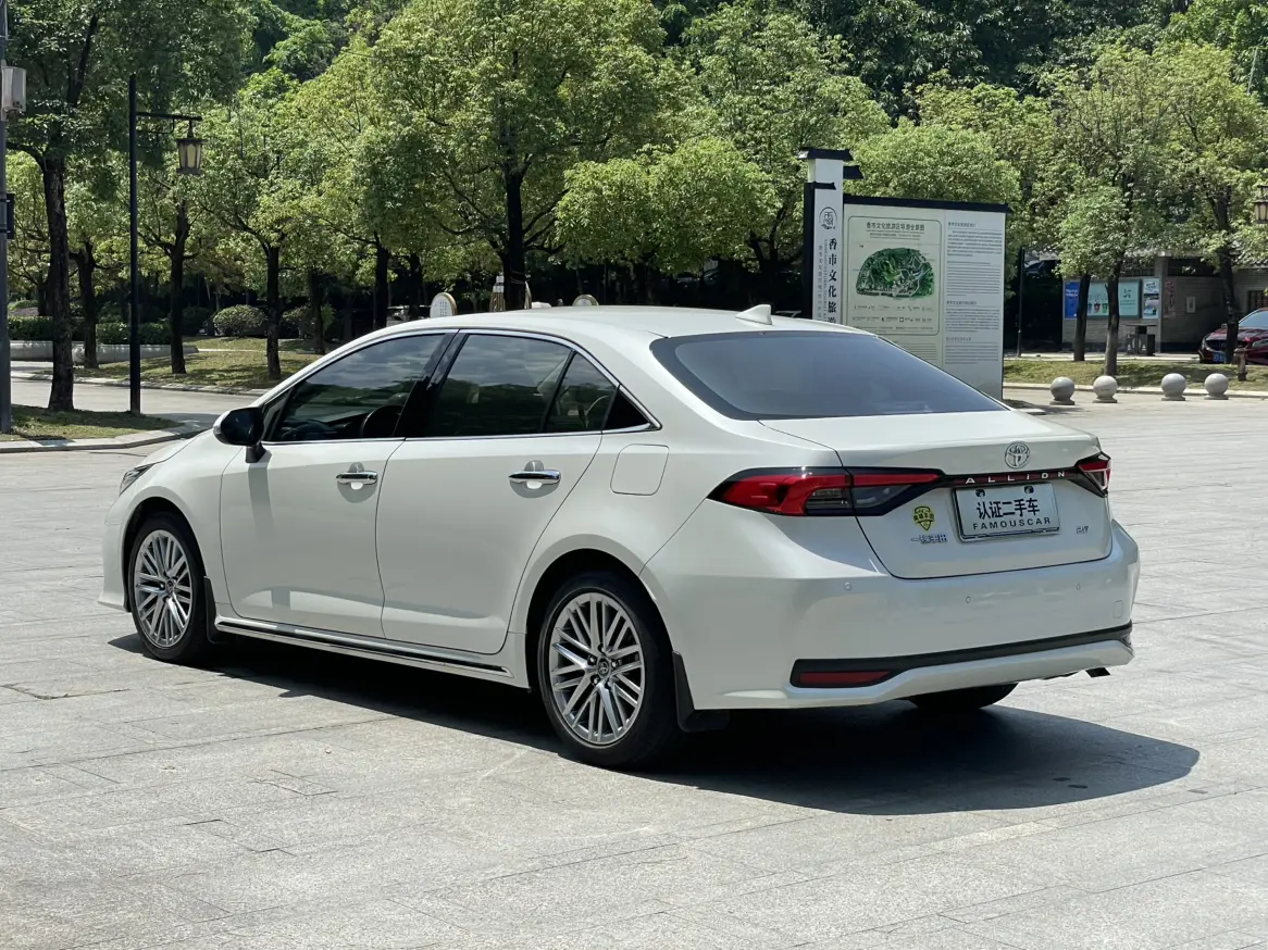 Toyota Asiatic lion