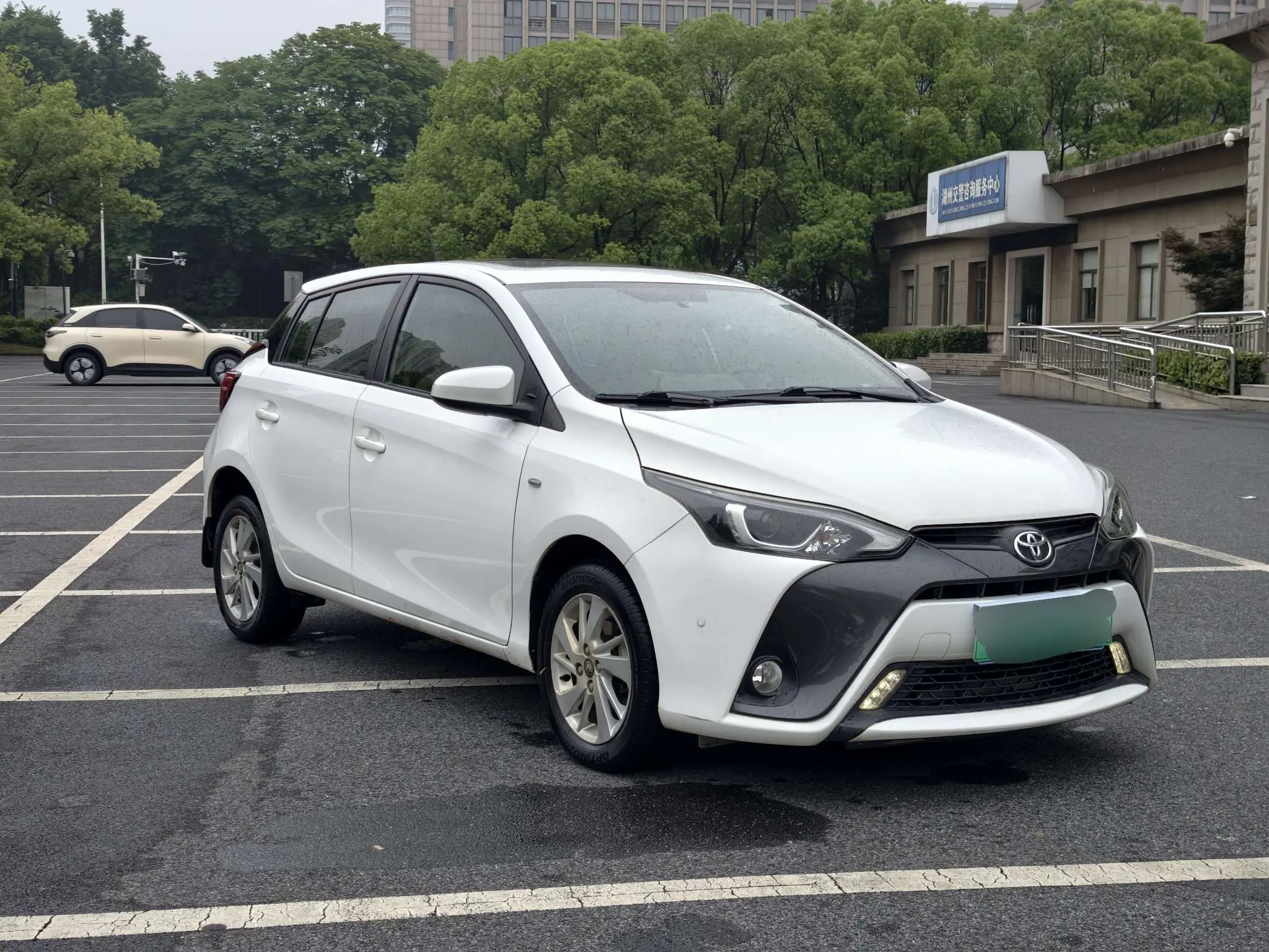 Toyota Yaris L
