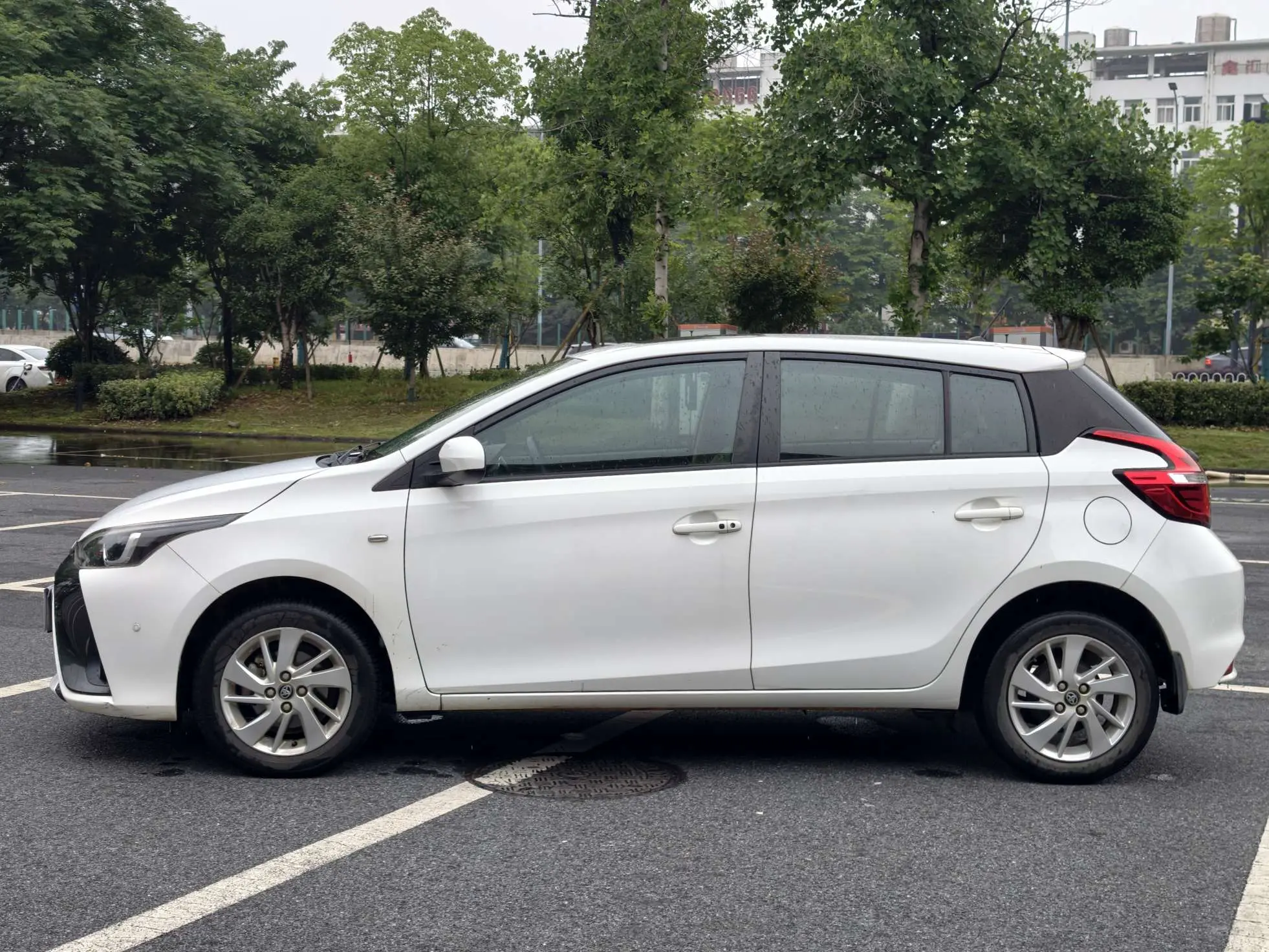 Toyota Yaris L