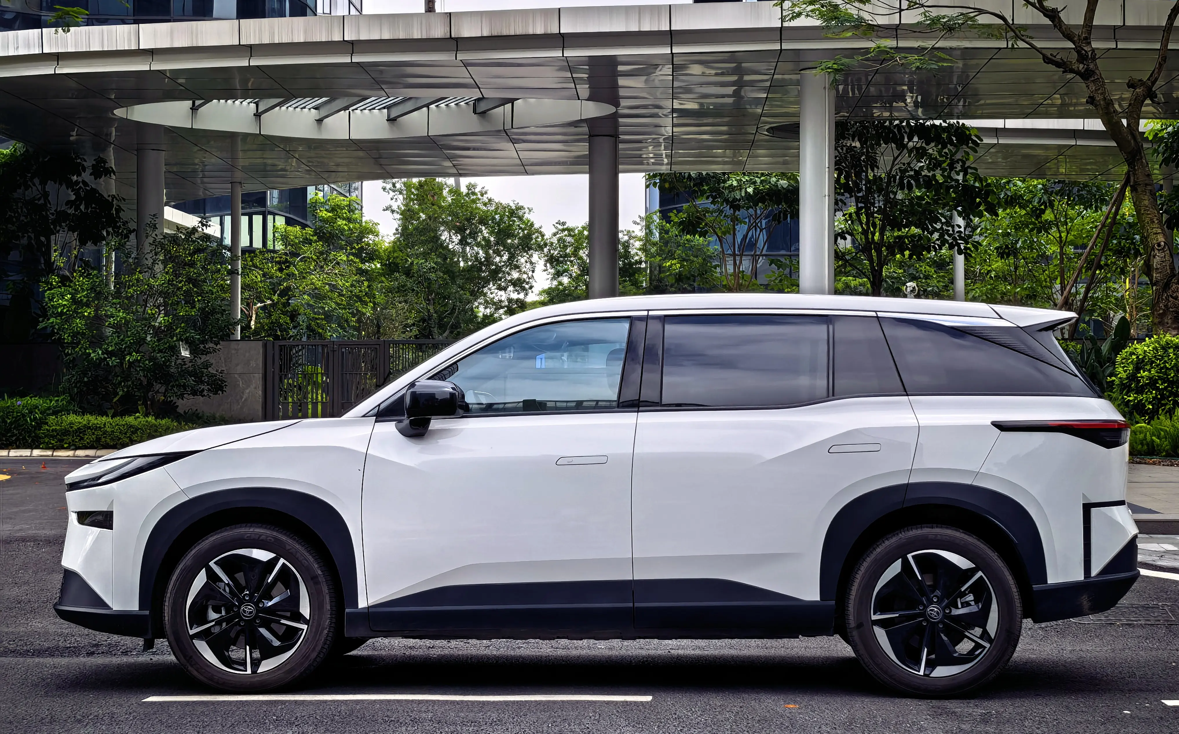 Toyota Bozhi 3X