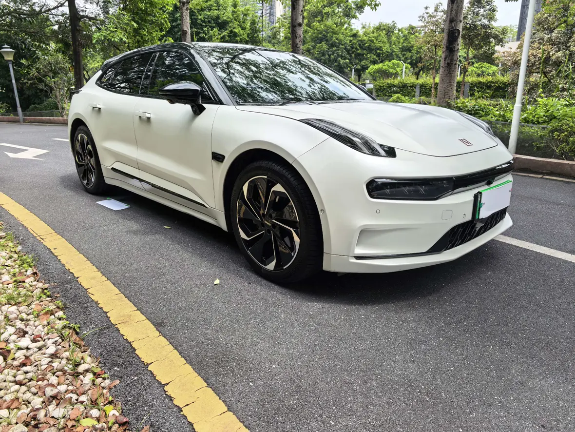 ZEEKR 001
