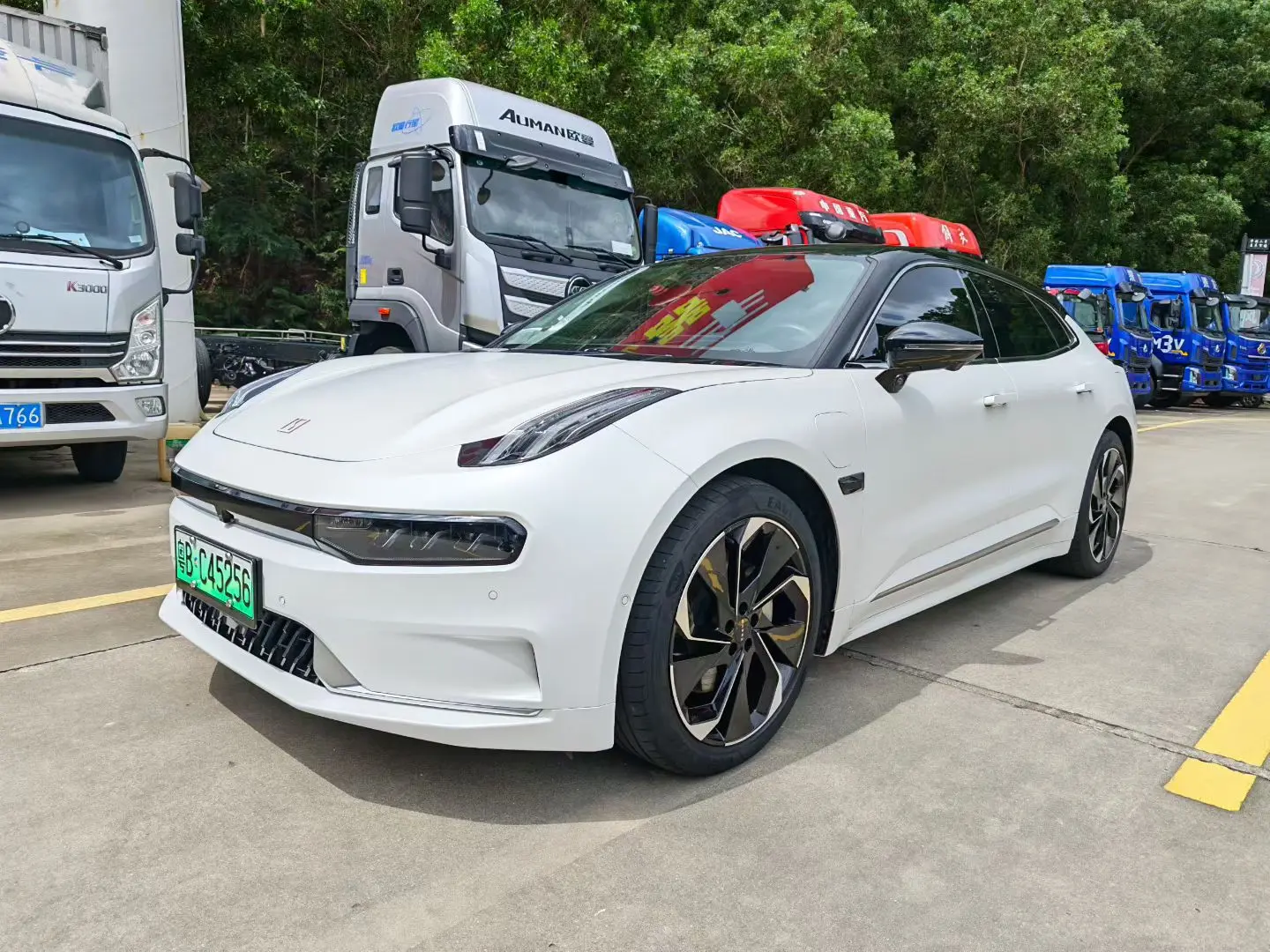 ZEEKR 001