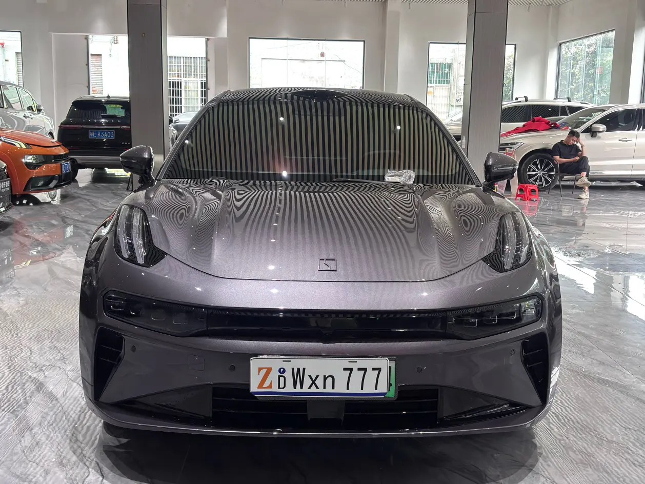 ZEEKR 001