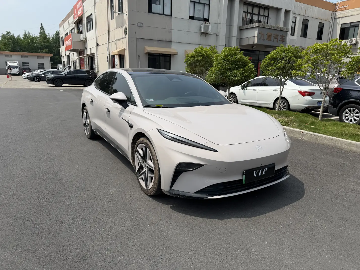 Rising Auto Feifan F7