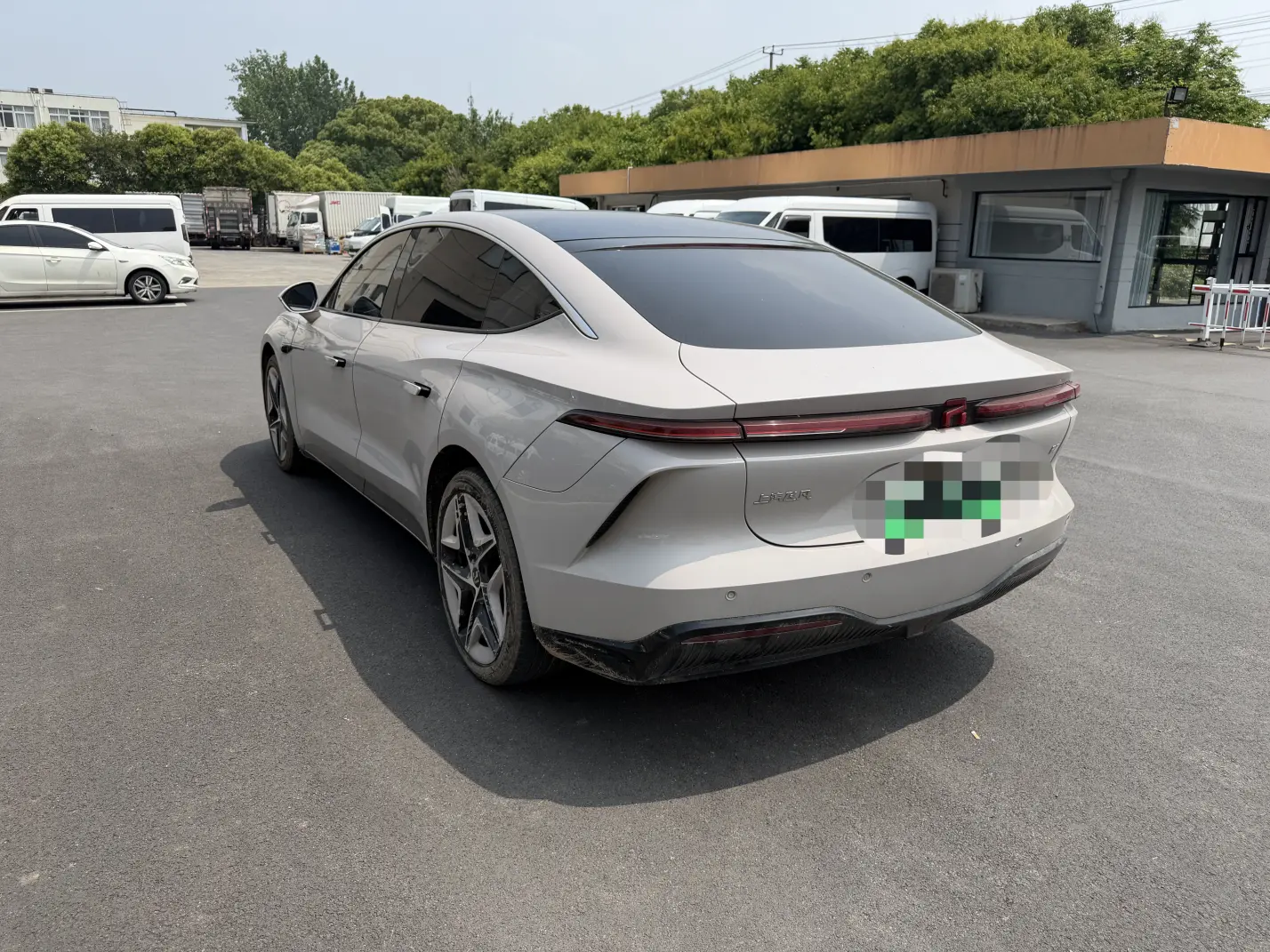 Rising Auto Feifan F7