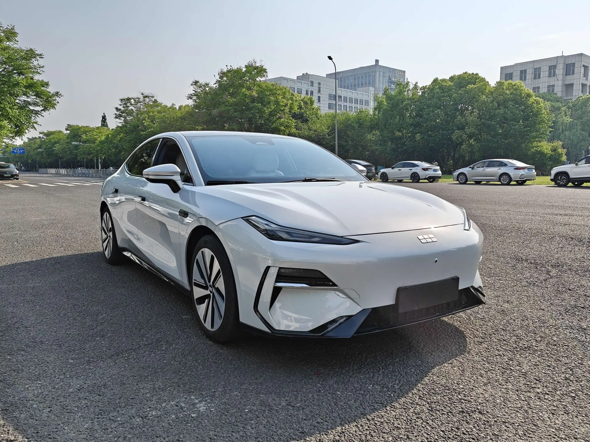Geely Galaxy E8