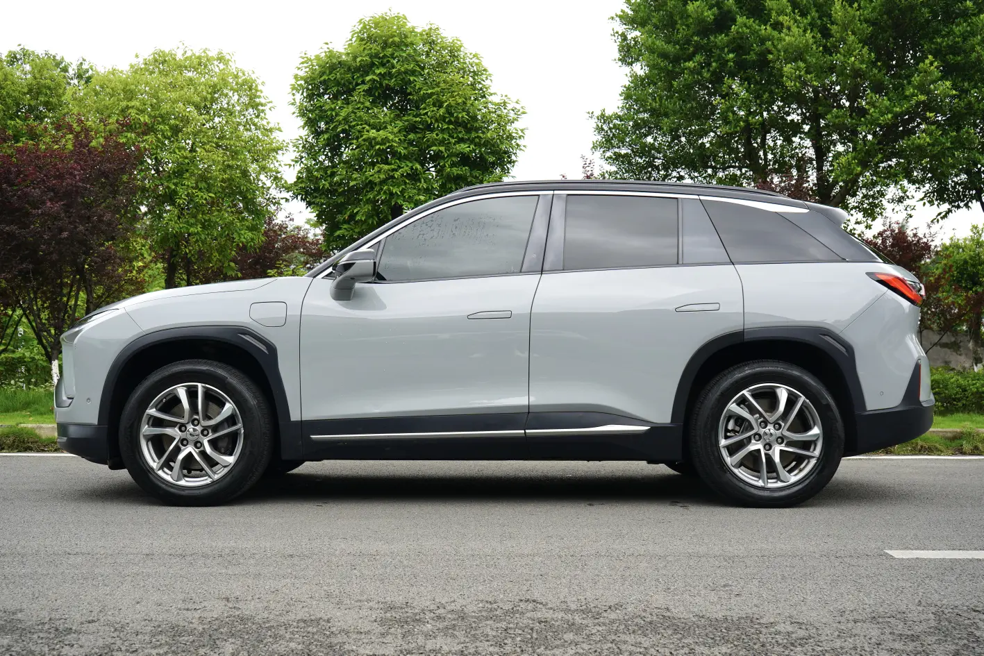 NIO ES6
