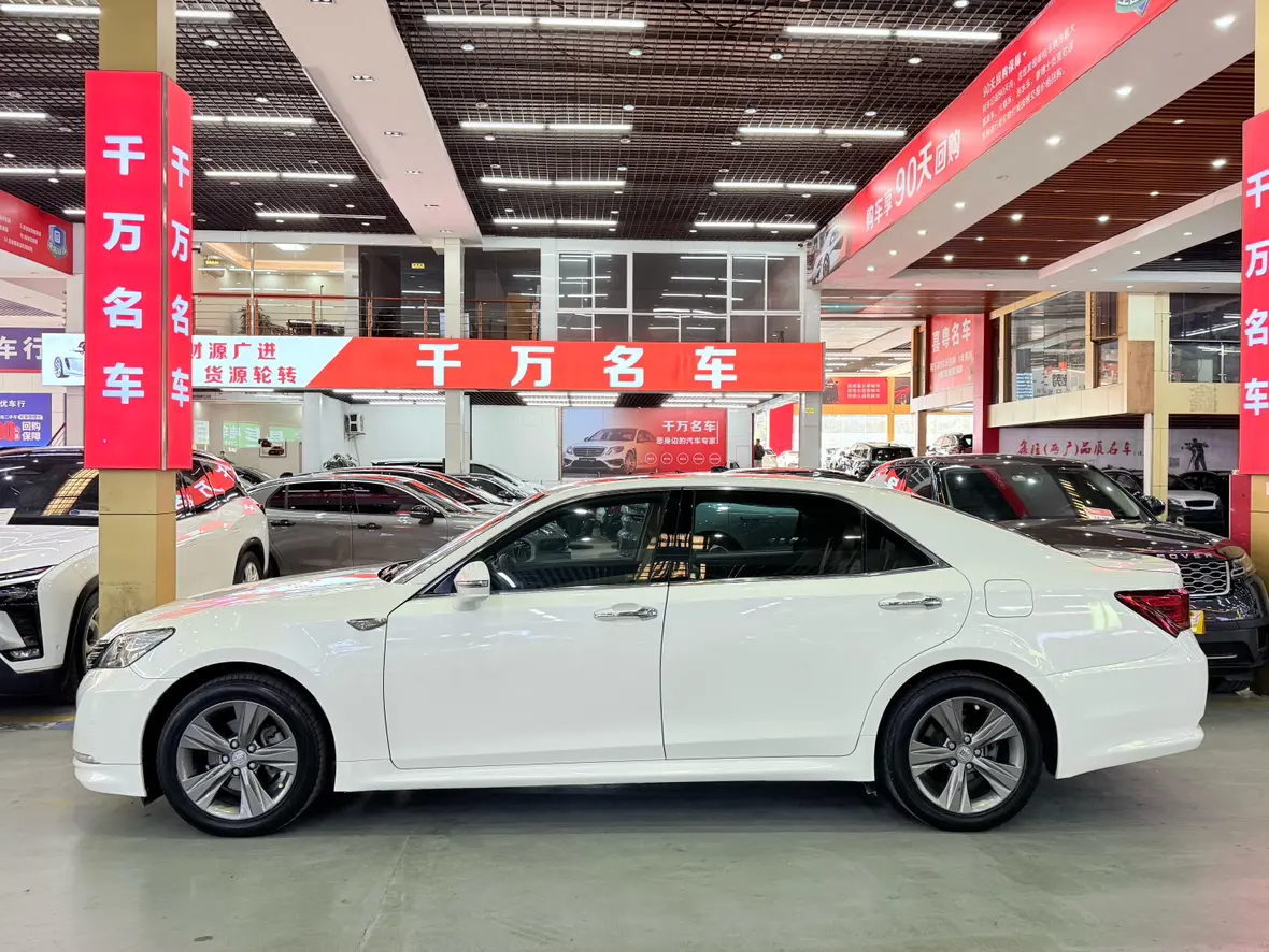 Toyota crown