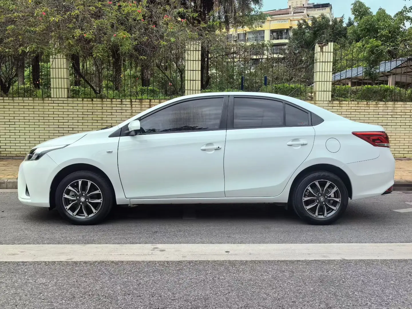 Toyota YARiS L Enjoy