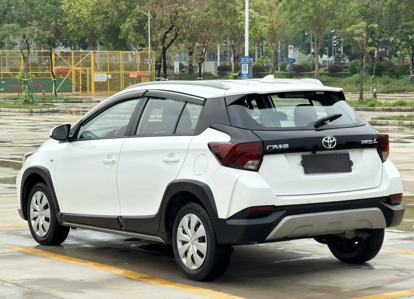Toyota Yaris L