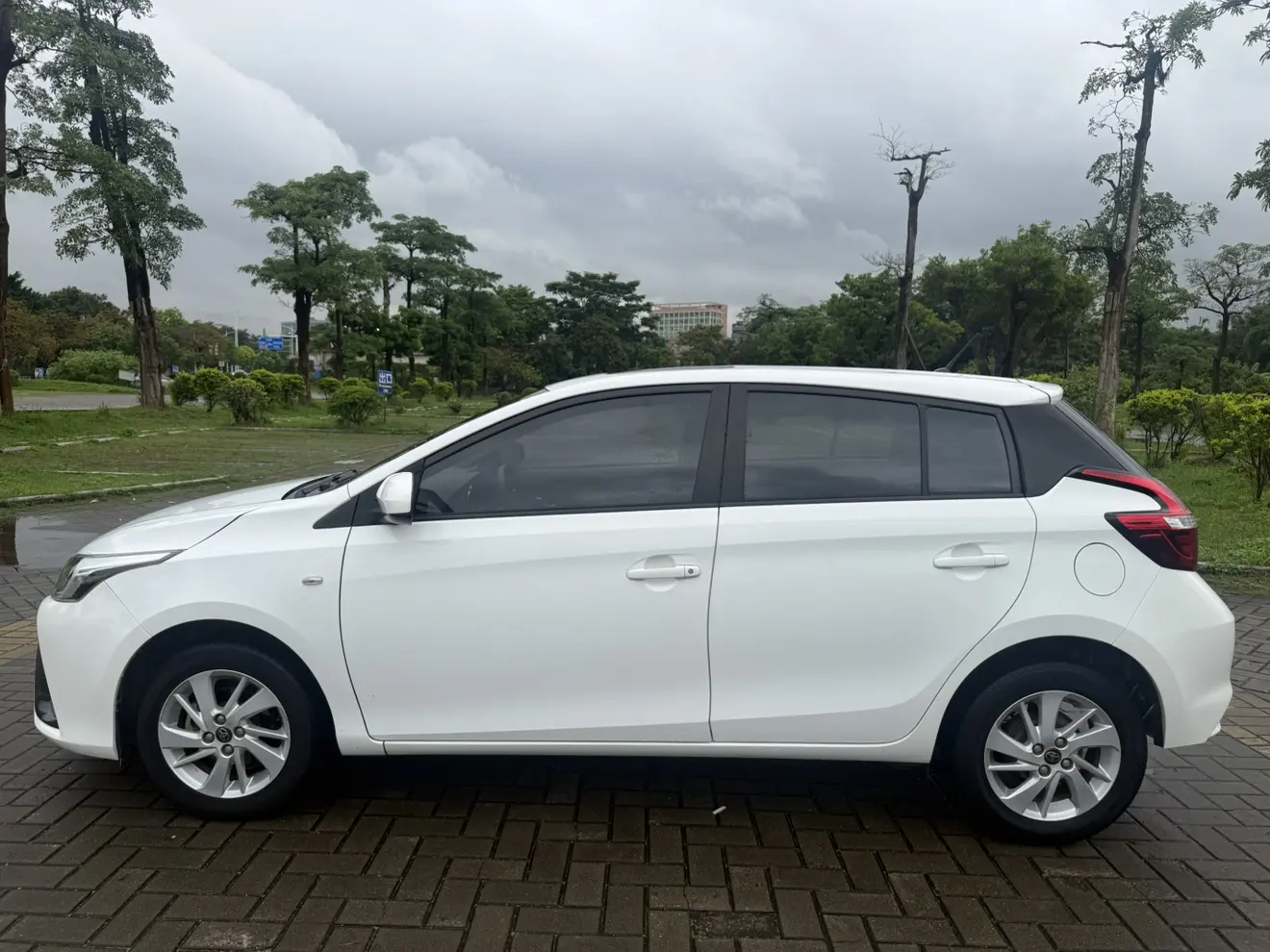 Toyota Yaris L
