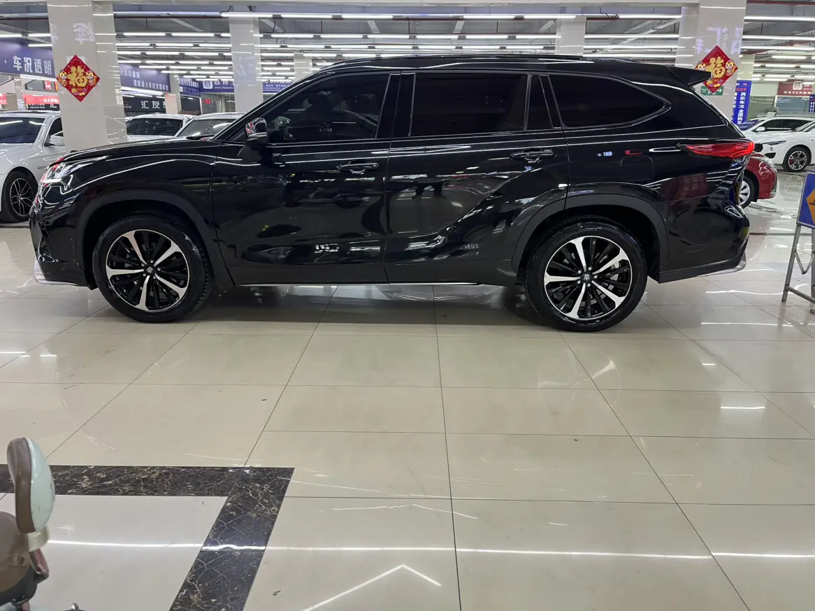Toyota Crown Kluger