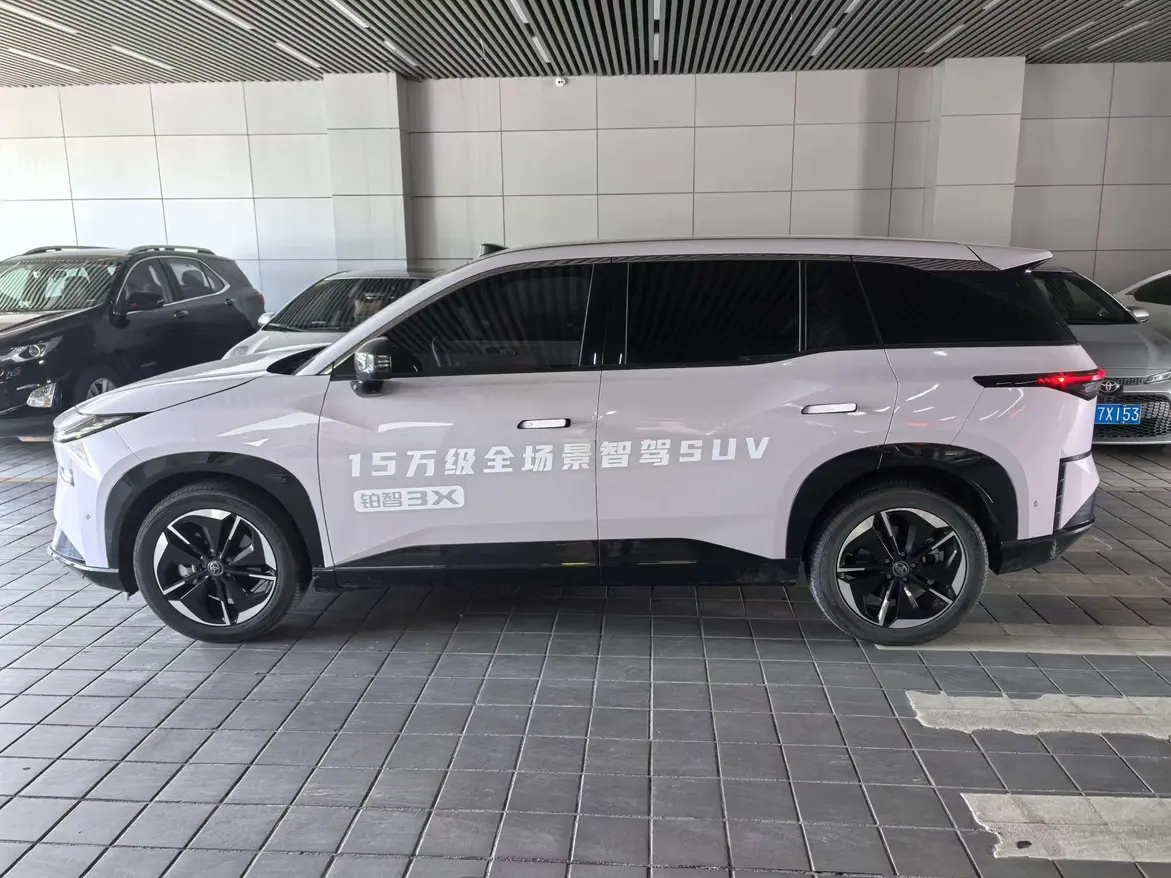 Toyota Bozhi 3X