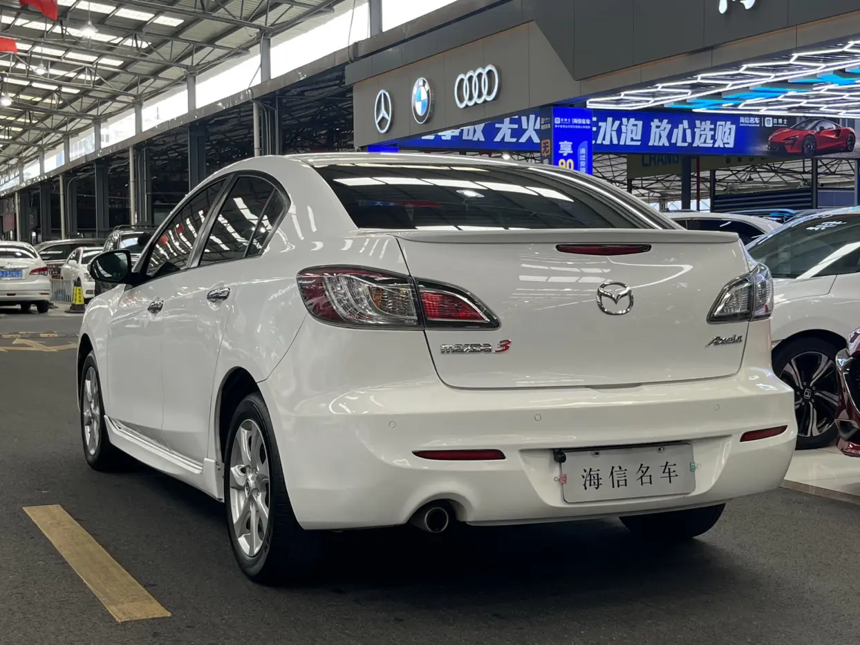 Mazda Axela