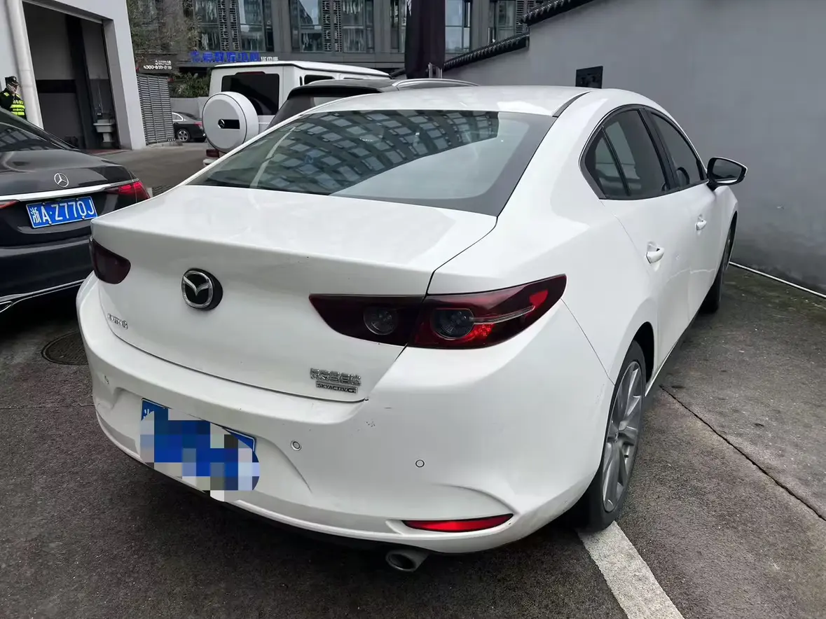 Mazda Axela