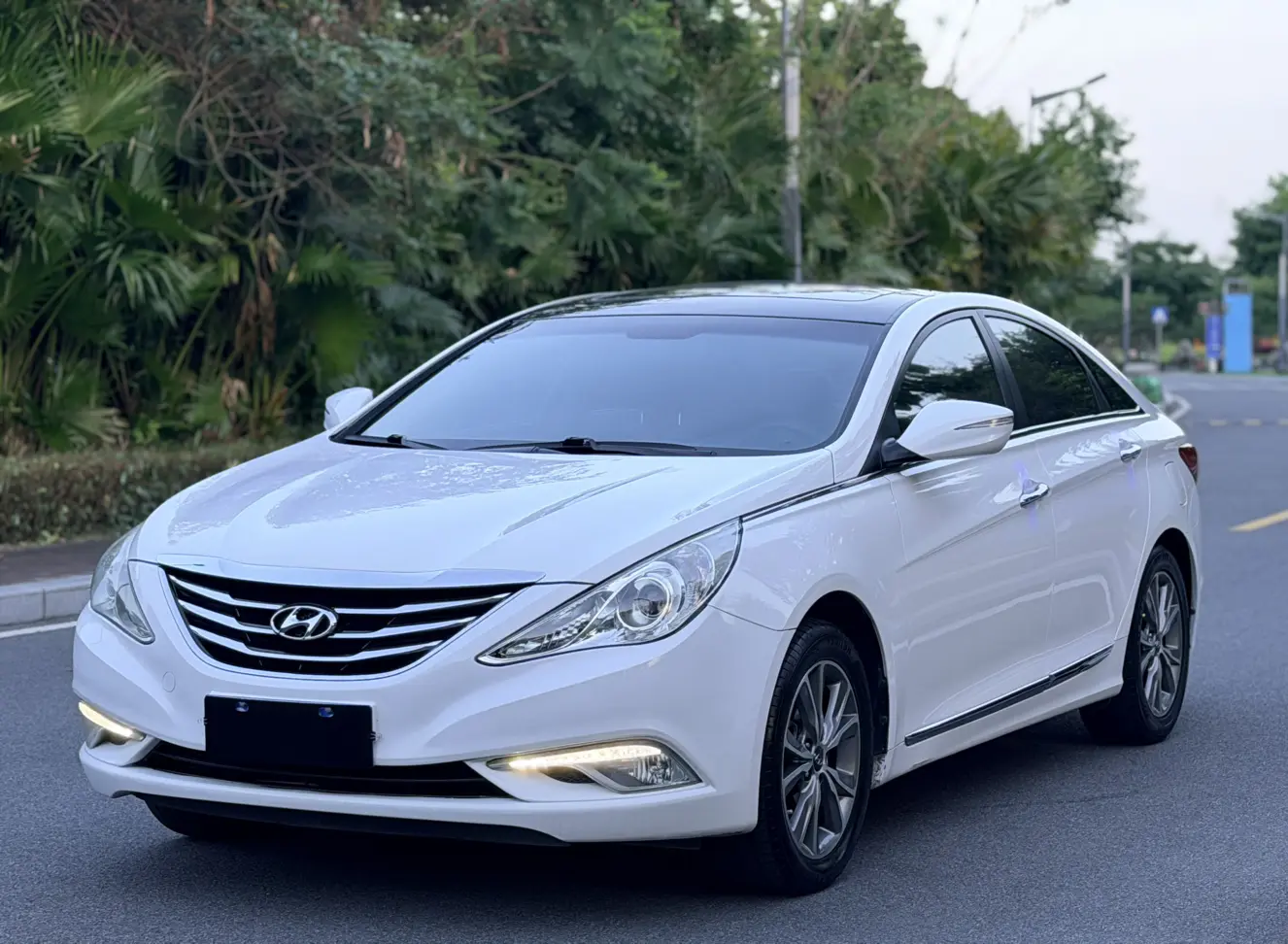 Hyundai Sonata eight
