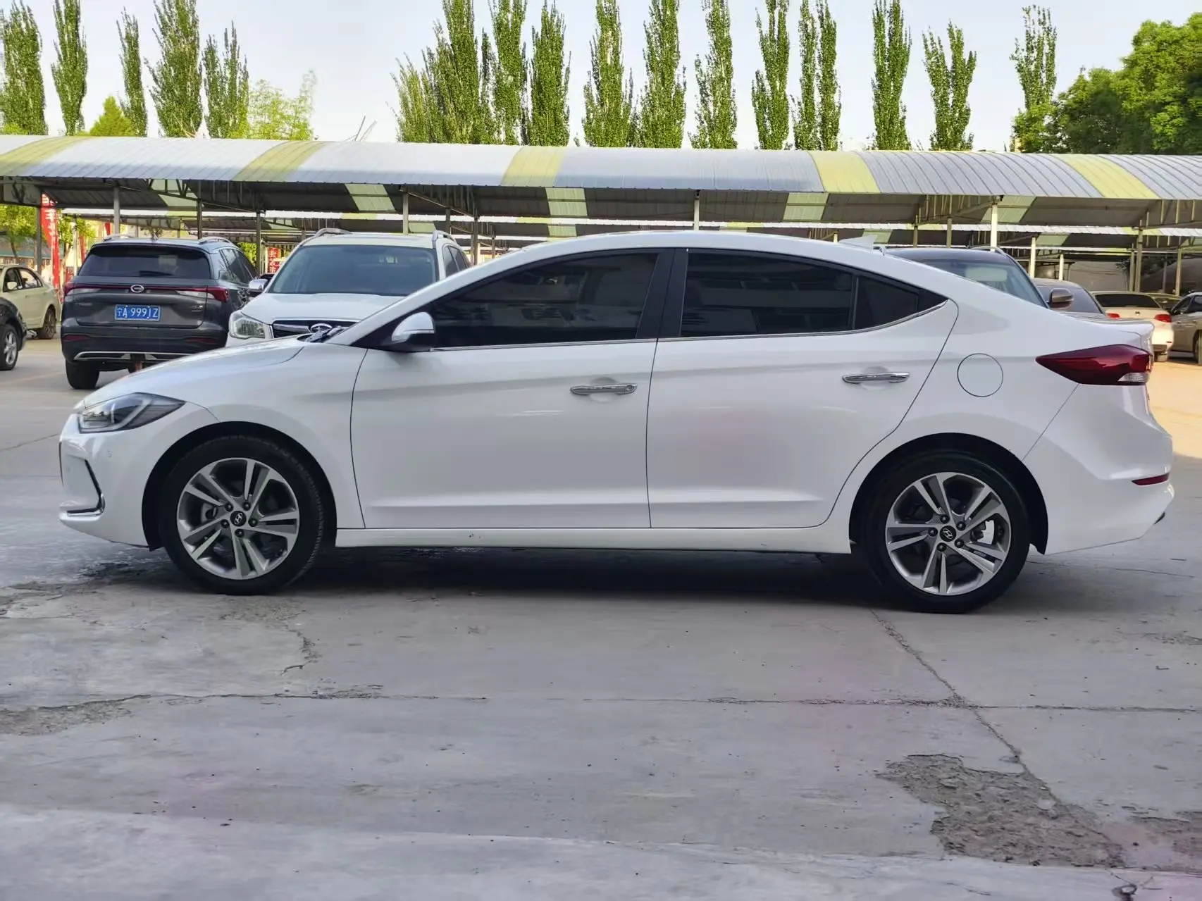 Hyundai Lead