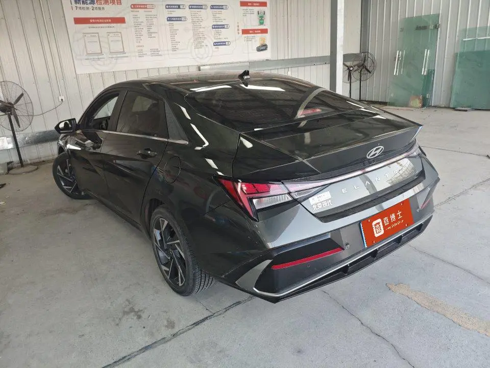 Hyundai Elantra